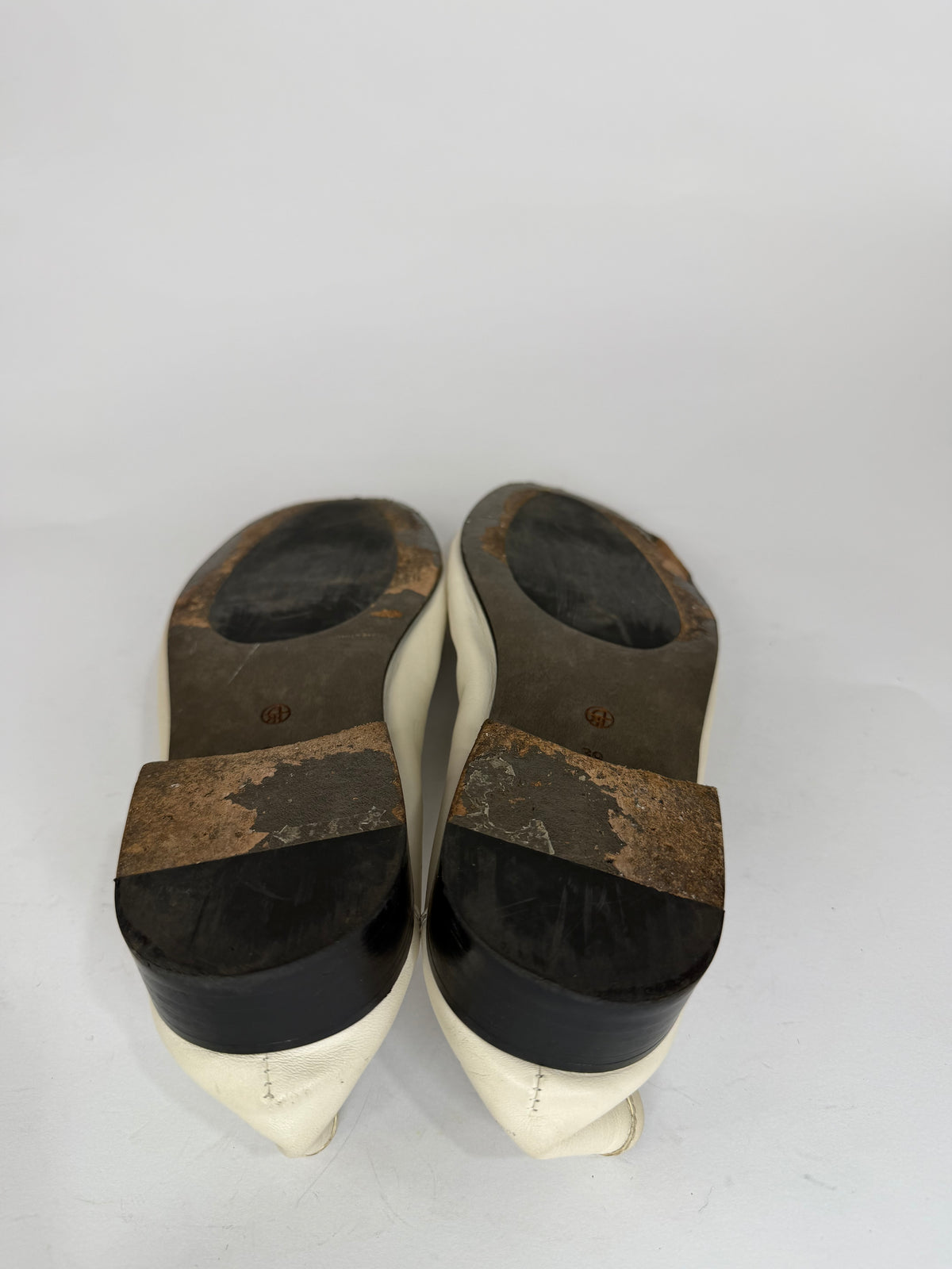 The Row Off-White Soft Loafers
 Size 39 EU/ 9 US/ 6 UK