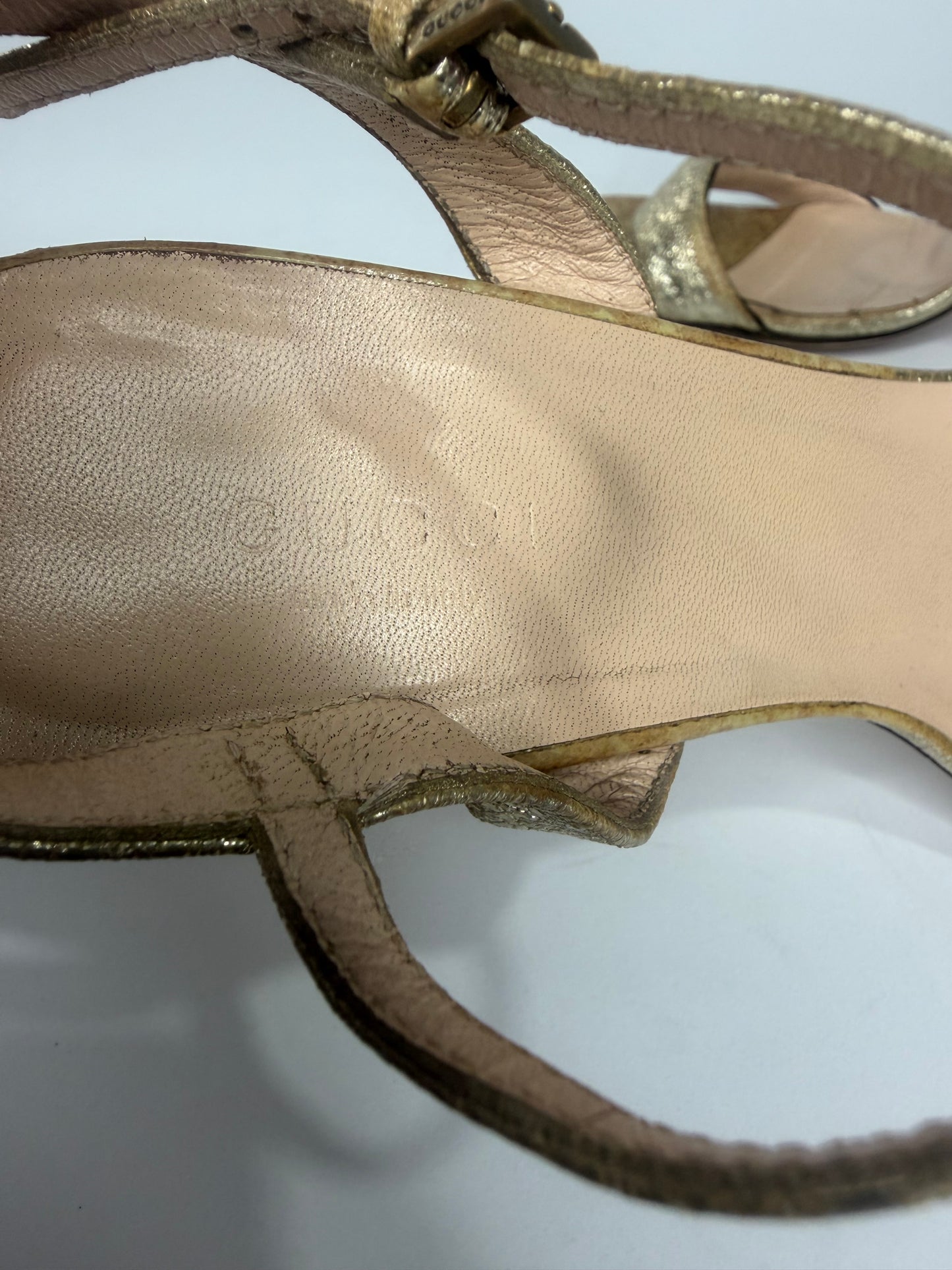 Gucci Metallic Gold Crinkled Leather GG Marmont Ankle Strap Sandals Size 39 EU/ 9 US/ 6 UK
