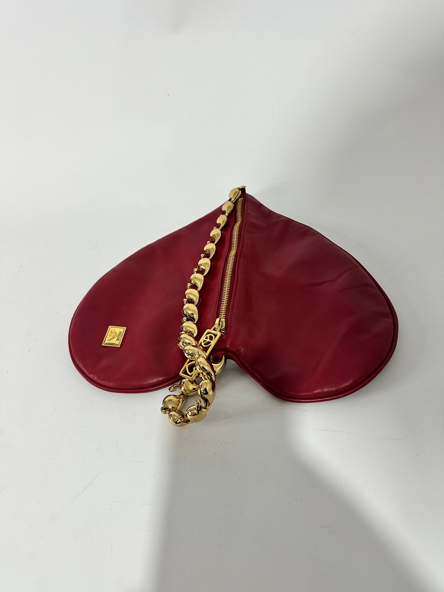 VINTAGE MOSCHINO Clutch Soft Leather Heart Gold Chain Handbag