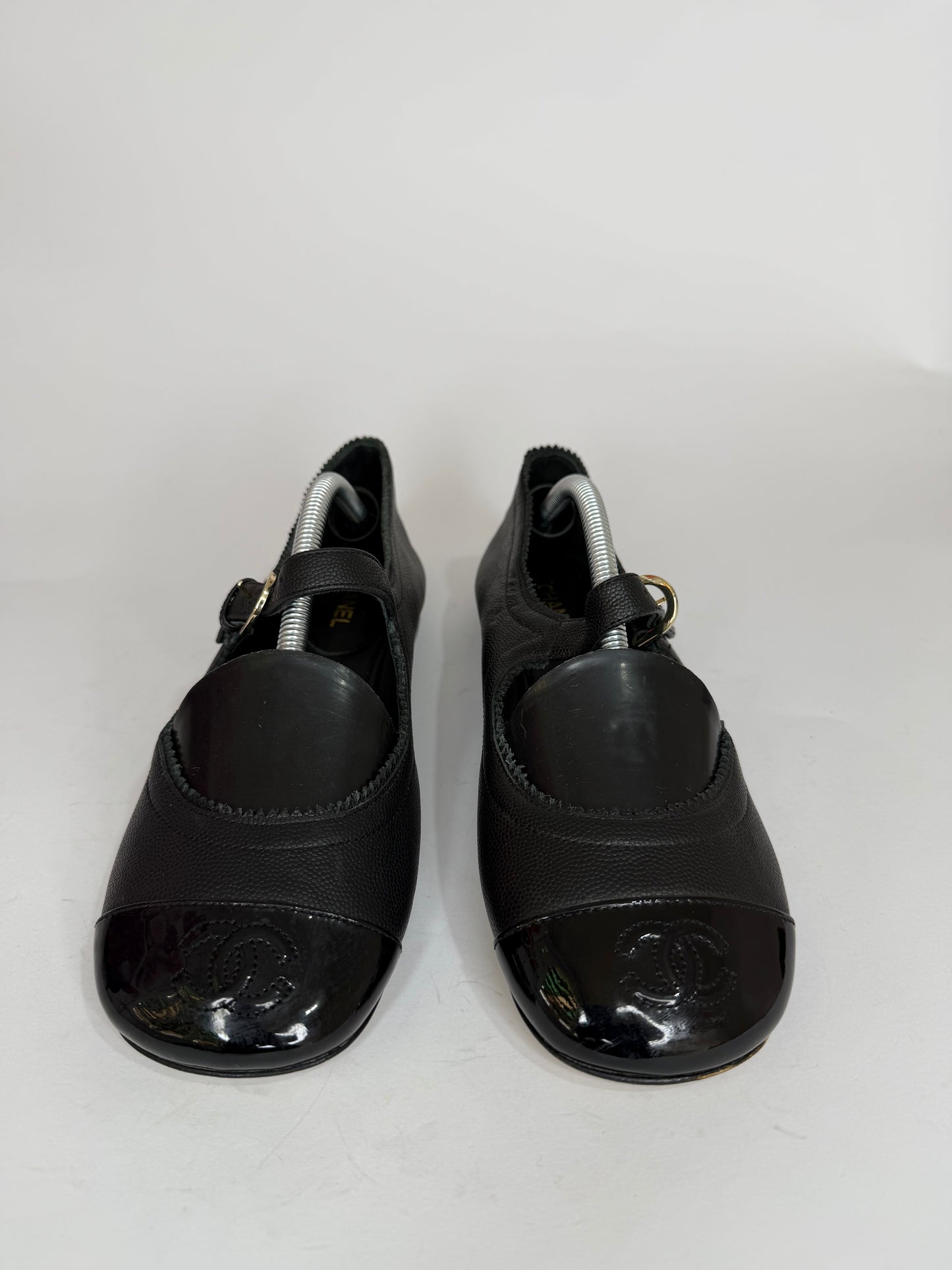 CHANEL
Lambskin Mary Jane Flats Black Size 37 EU