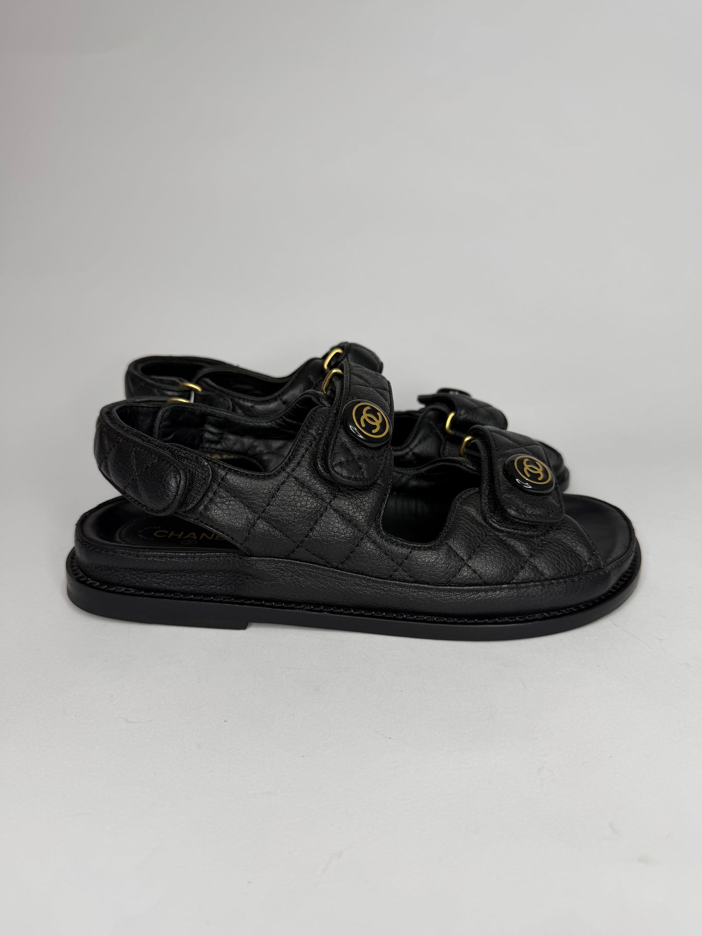 CHANEL
Grained Calfskin Velcro Dad Sandals 37.5 Black