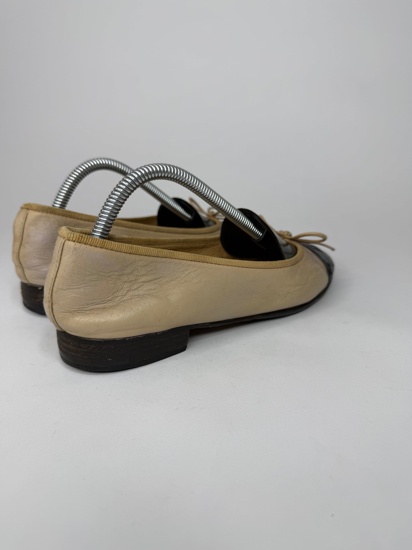CHANEL Beige/Black Lambskin Leather CC Ballet Flats Size 36 EU/ 6 US / 3 UK