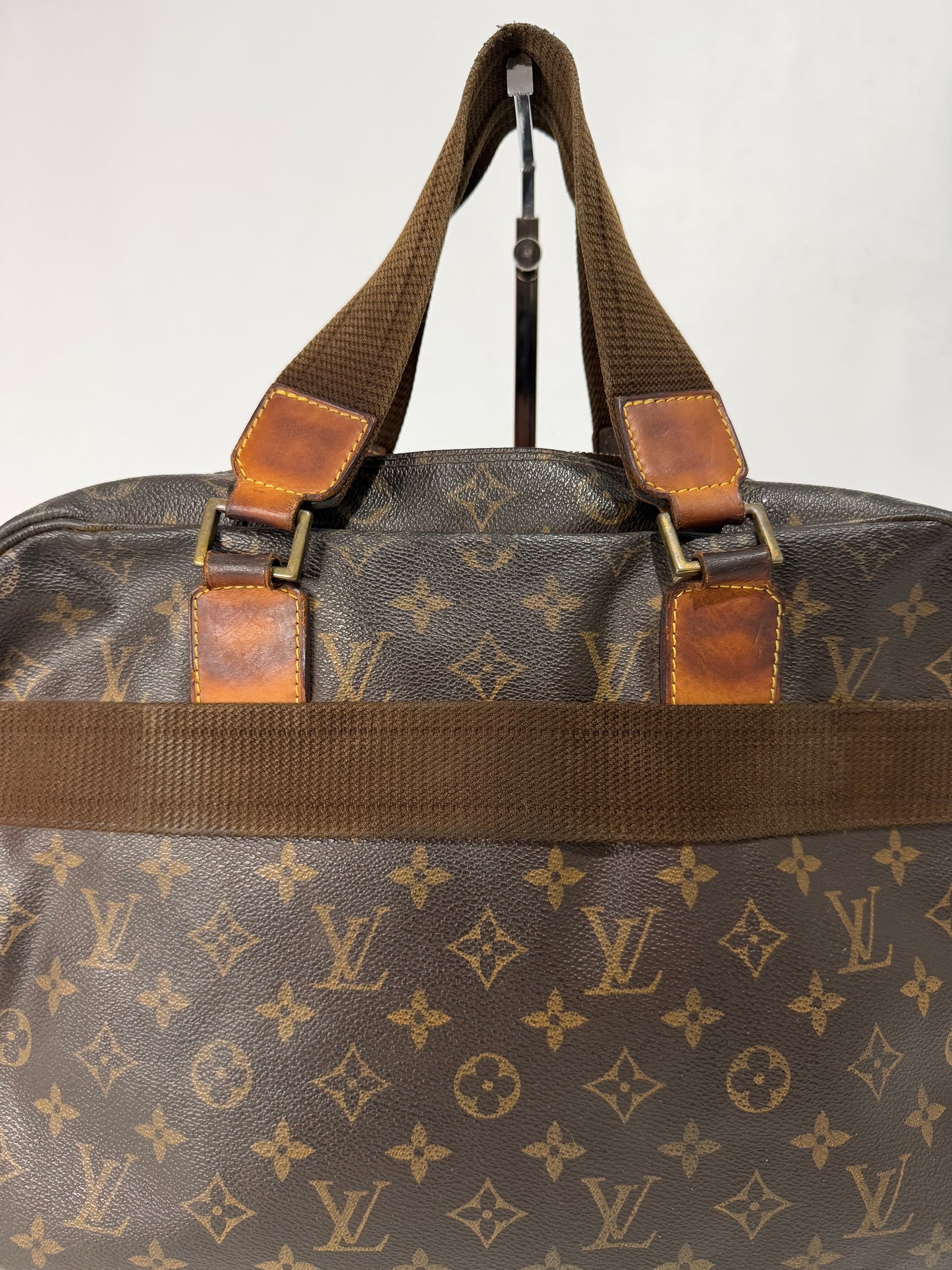 LOUIS VUITTON
Monogram Sac Bosphore Messenger Bag