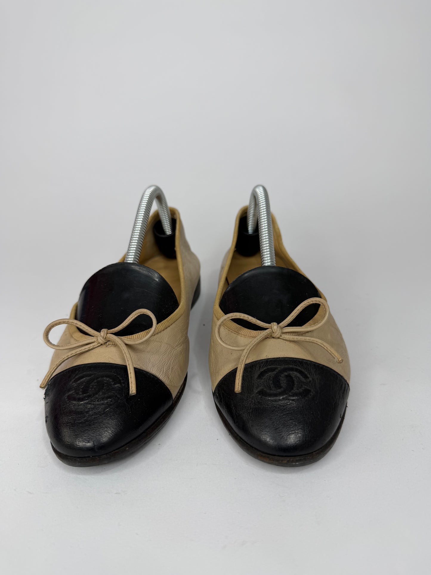 CHANEL Beige/Black Lambskin Leather CC Ballet Flats Size 36 EU/ 6 US / 3 UK