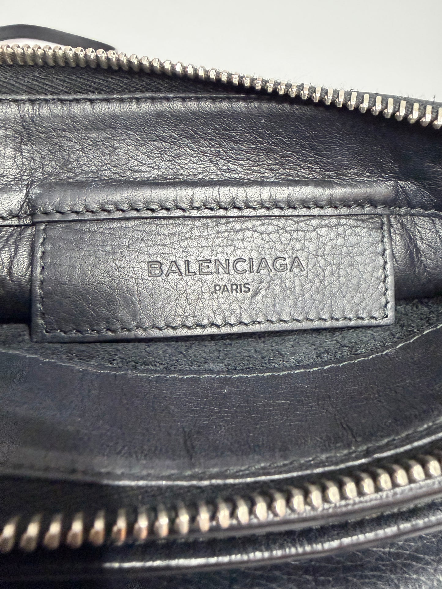 Balenciaga
Leather papier Triple XS Crossbody shoulder Bag