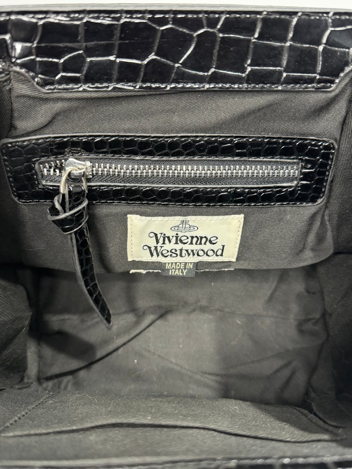Vivienne Westwood
Patent Leather Shoulder Bag