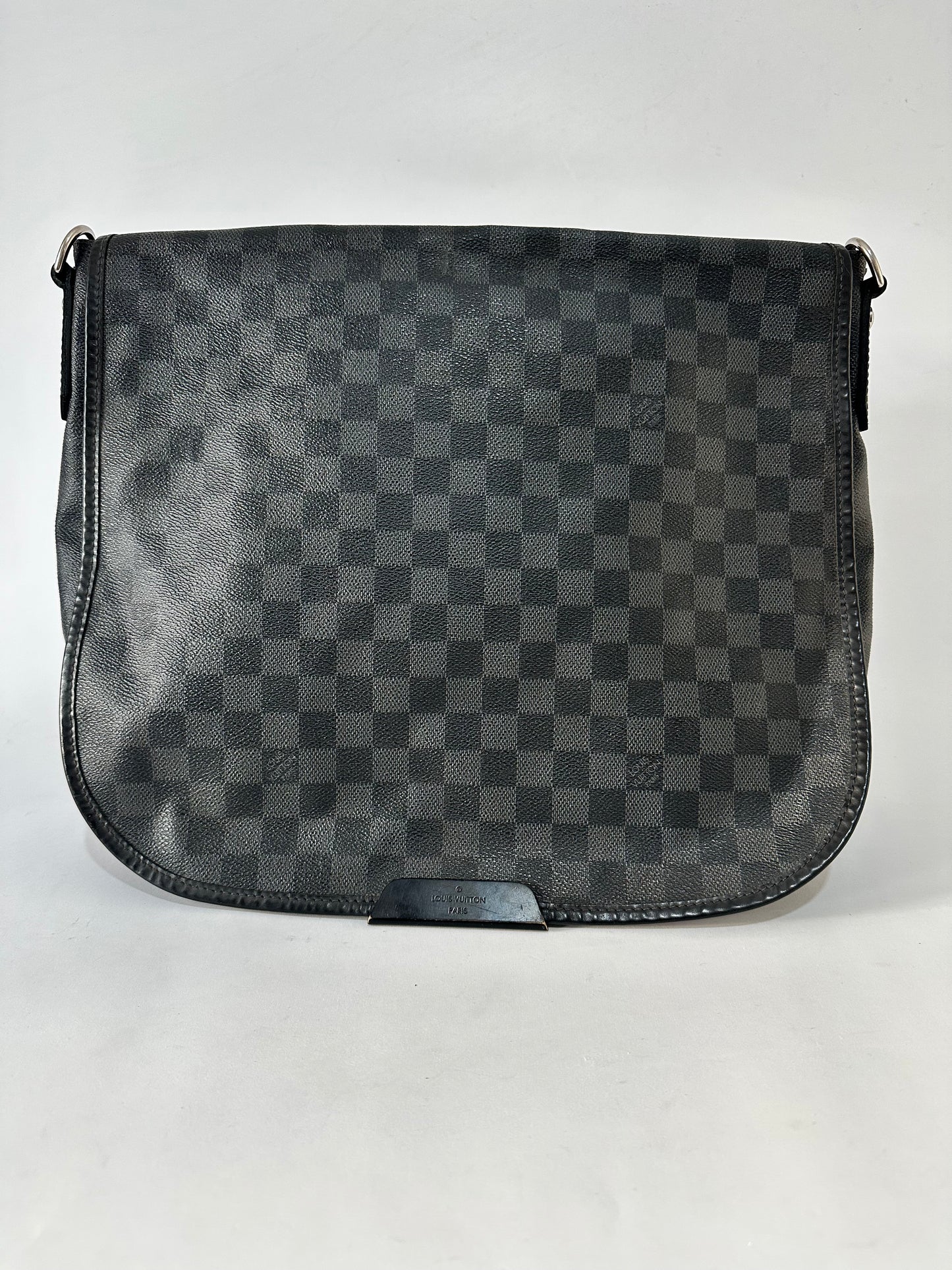 Louis Vuitton Damier Graphite Canvas Daniel MM Messenger Bag