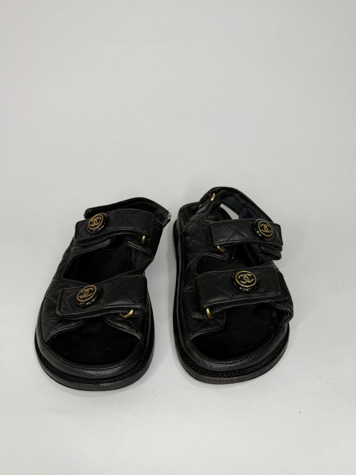 CHANEL
Grained Calfskin Velcro Dad Sandals Size 35 Black