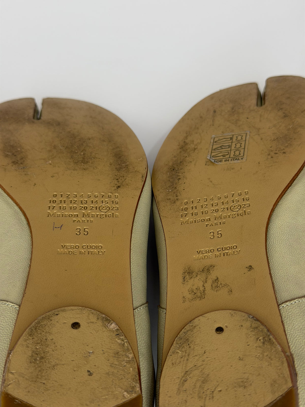 Maison Margiela Tabi Ballet Flats Khaki Leather Split-Toe EU 35 / 5  US/ 2 UK