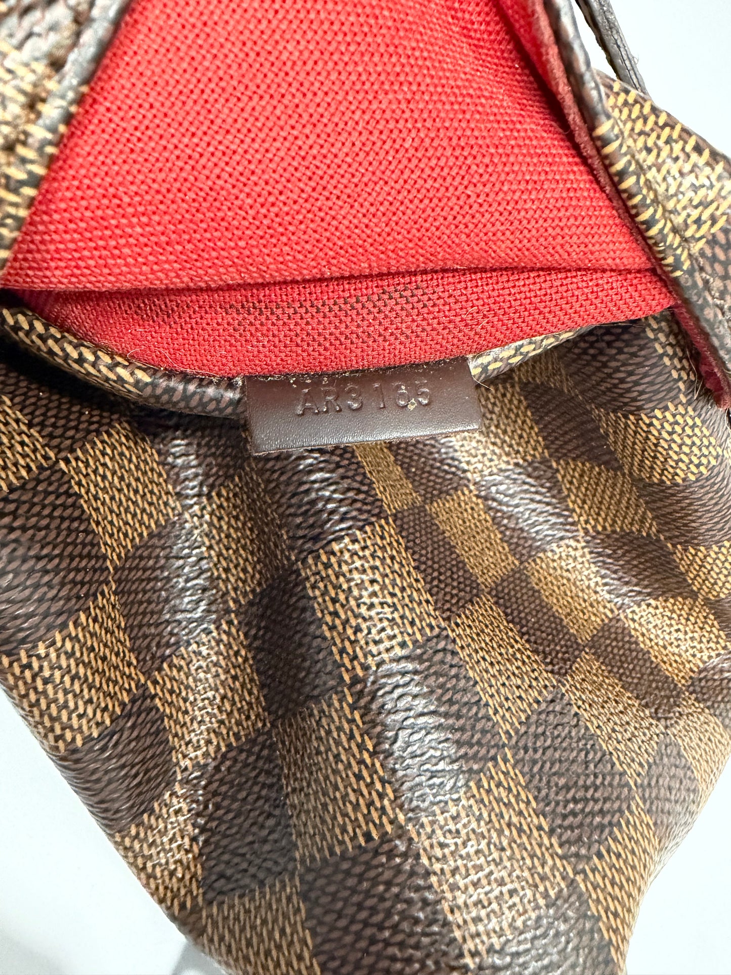 LOUIS VUITTON
Damier Canvas Totally MM NM Bag
