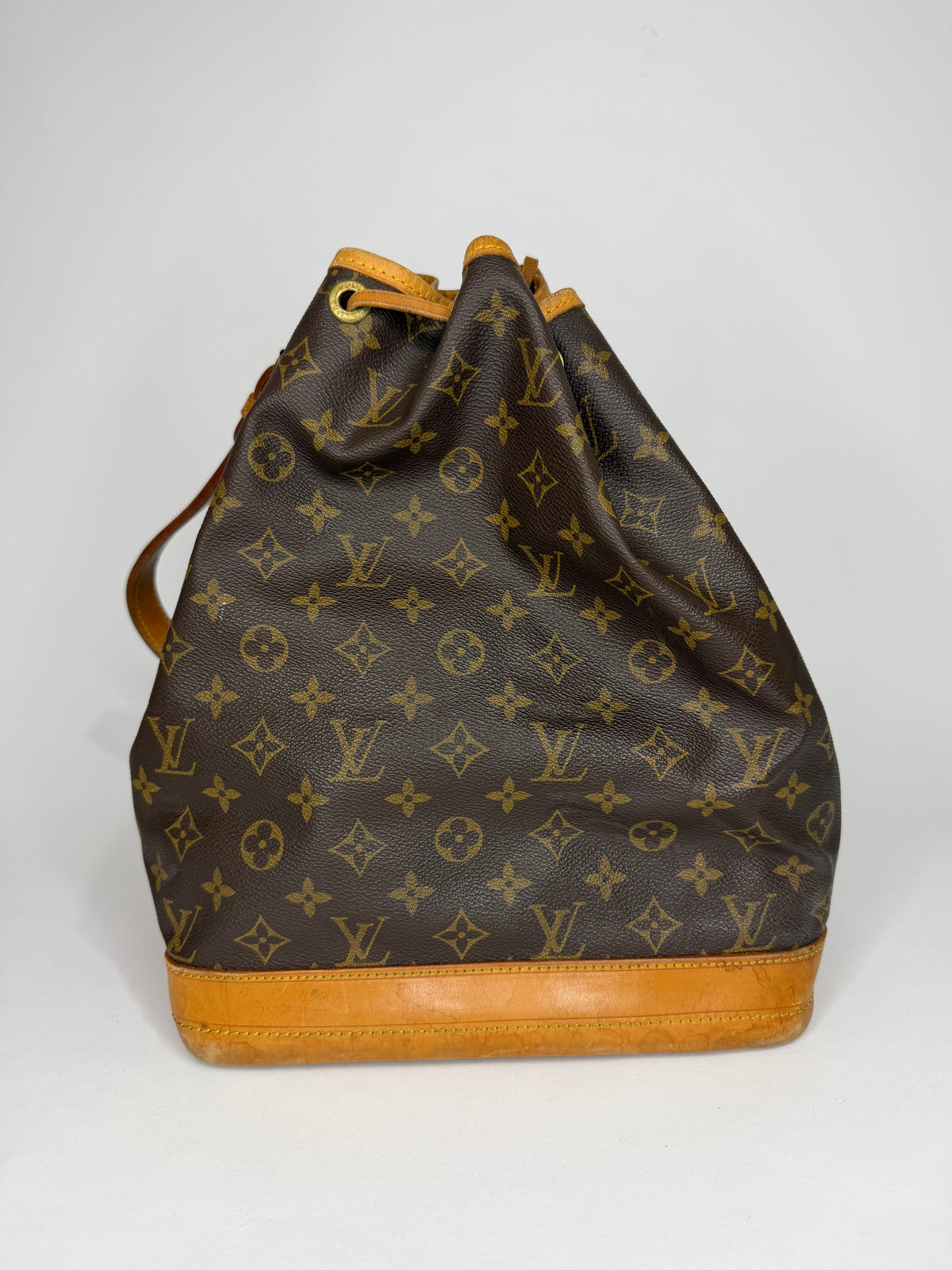 LOUIS VUITTON
Monogram Canvas Large Noe Bag