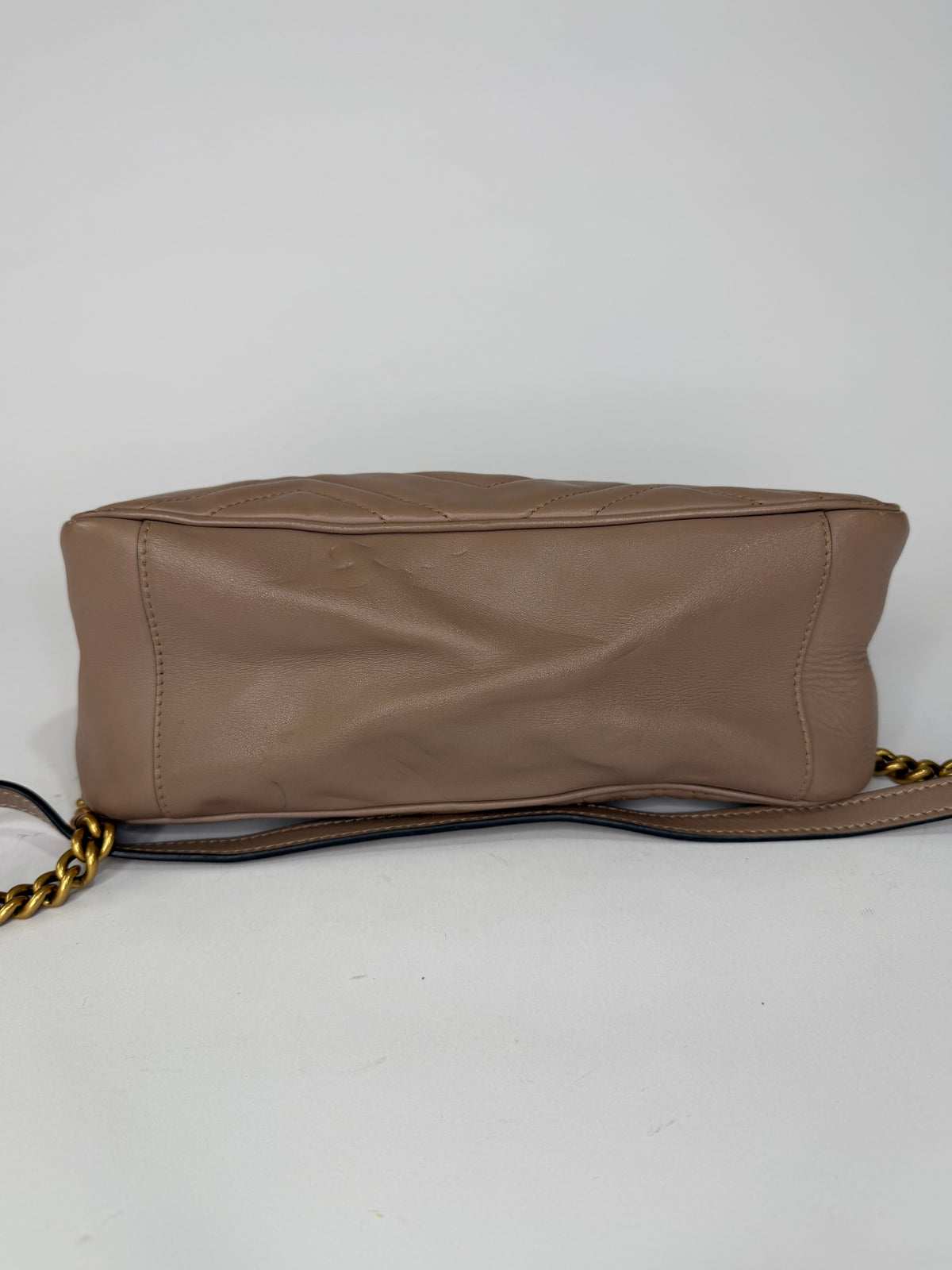 Gucci
GG Marmont Top Handle Flap Bag Matelasse Leather Medium satchel