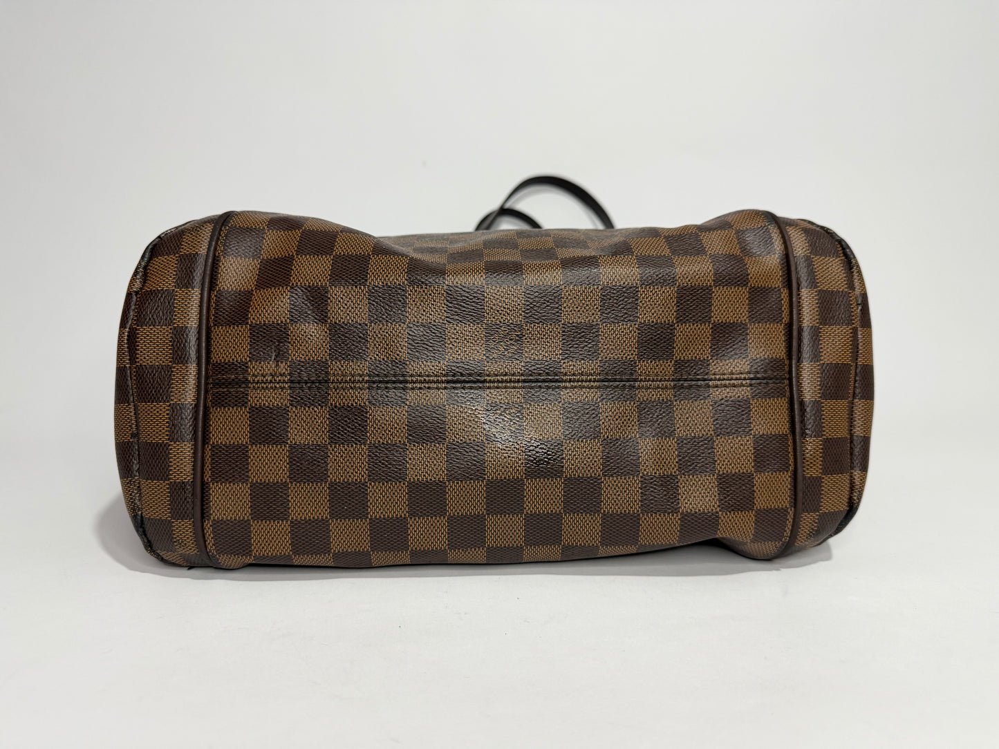 LOUIS VUITTON
Damier Canvas Totally MM NM Bag