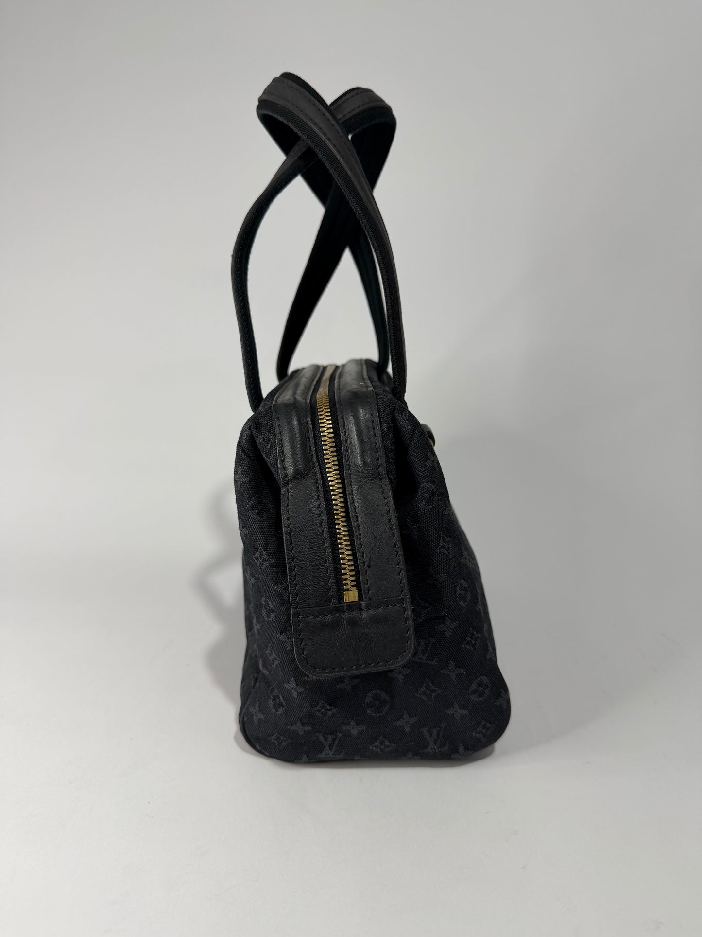 LOUIS VUITTON
Navy Blue Mini Lin Canvas Josephine PM Bag