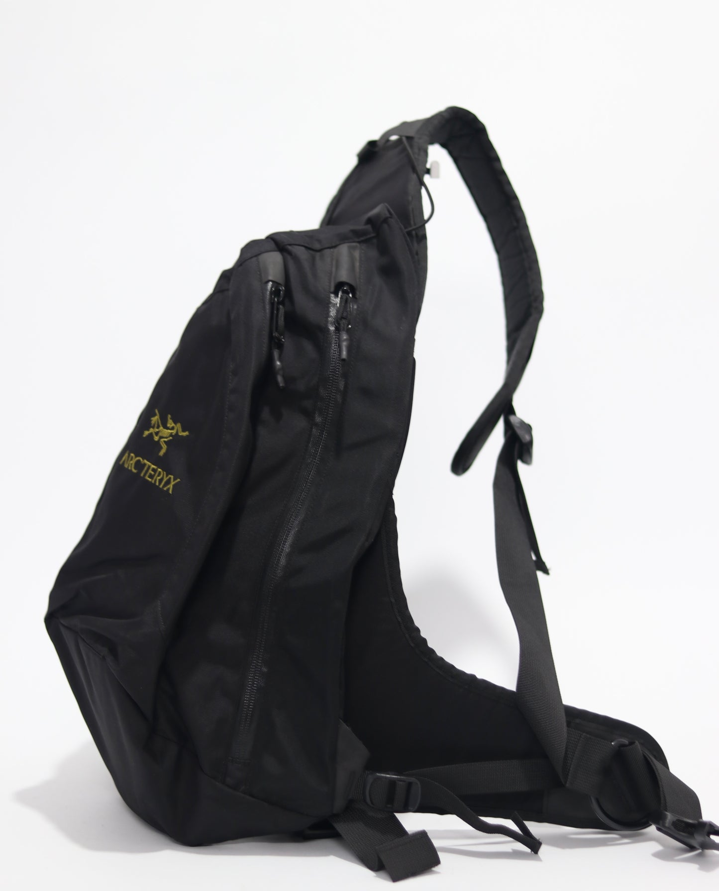 ARC’TERYX SYSTEM_A
Quiver Crossbody Pack
Black Ash