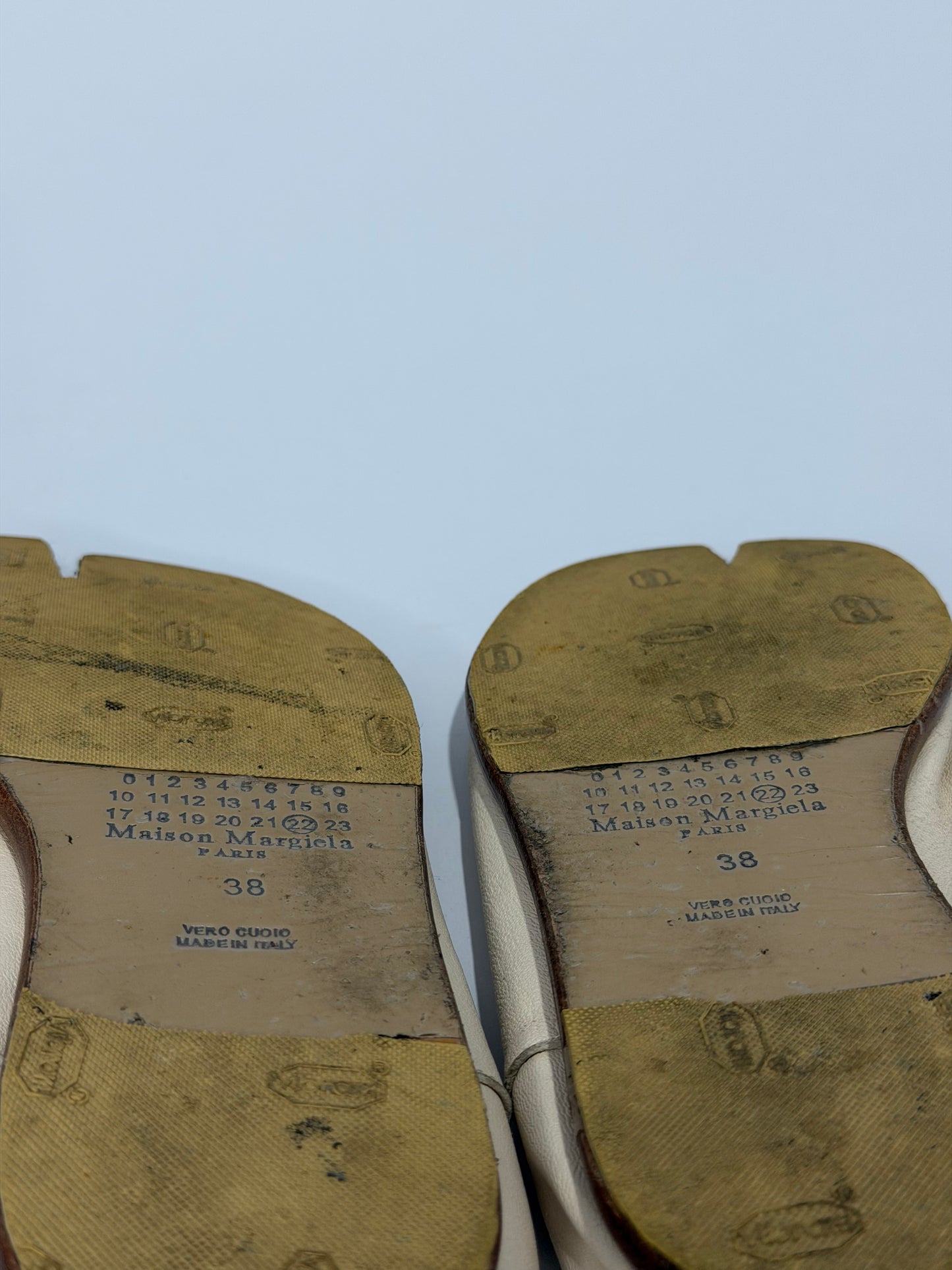 Maison Margiela White LeatherTabi babouche shoes Size 38 EU/ 8 US