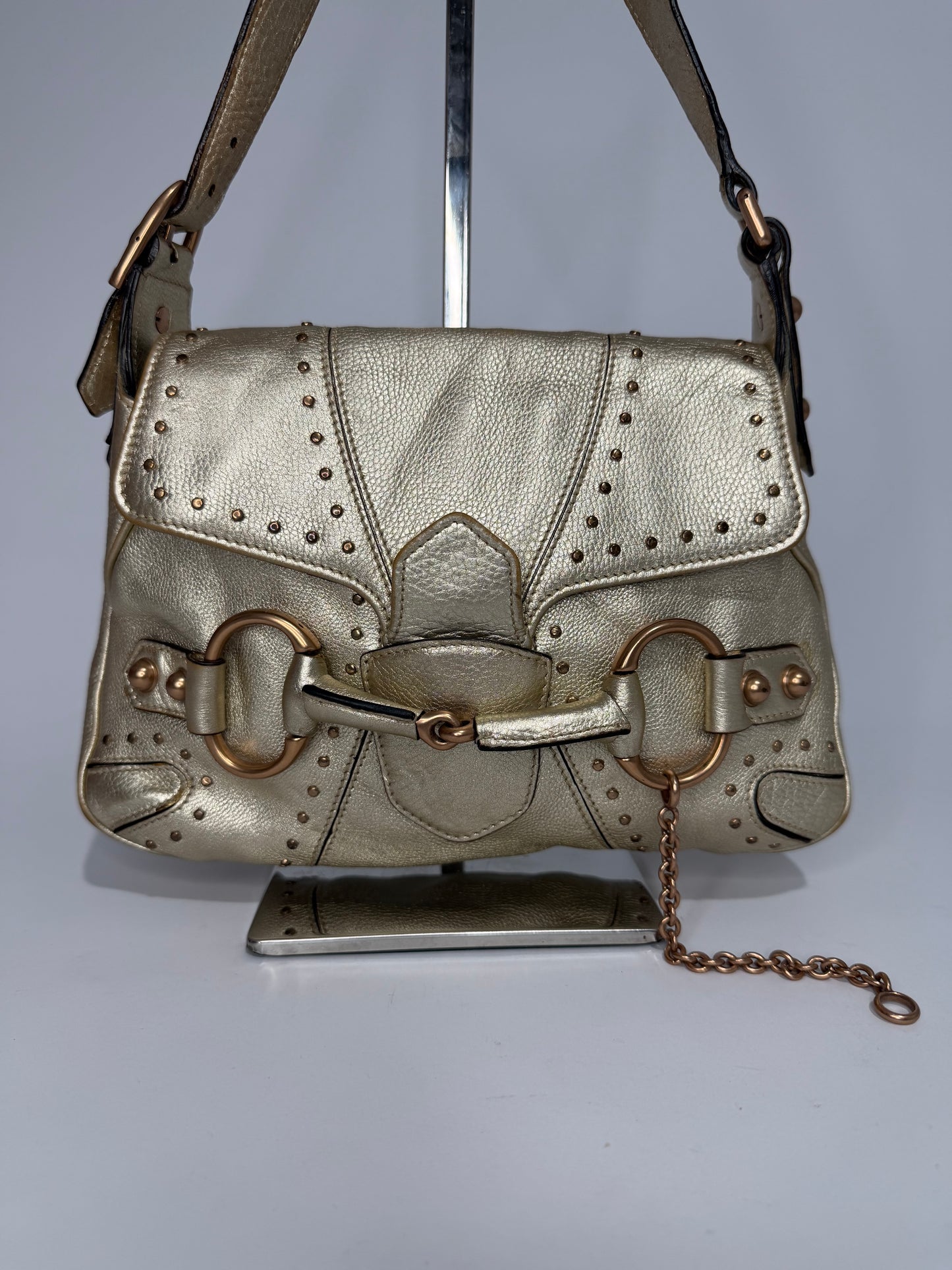 GUCCI X Tom Ford
Metallic Calfskin Horsebit Chain Studded Flap Shoulder Bag Gold