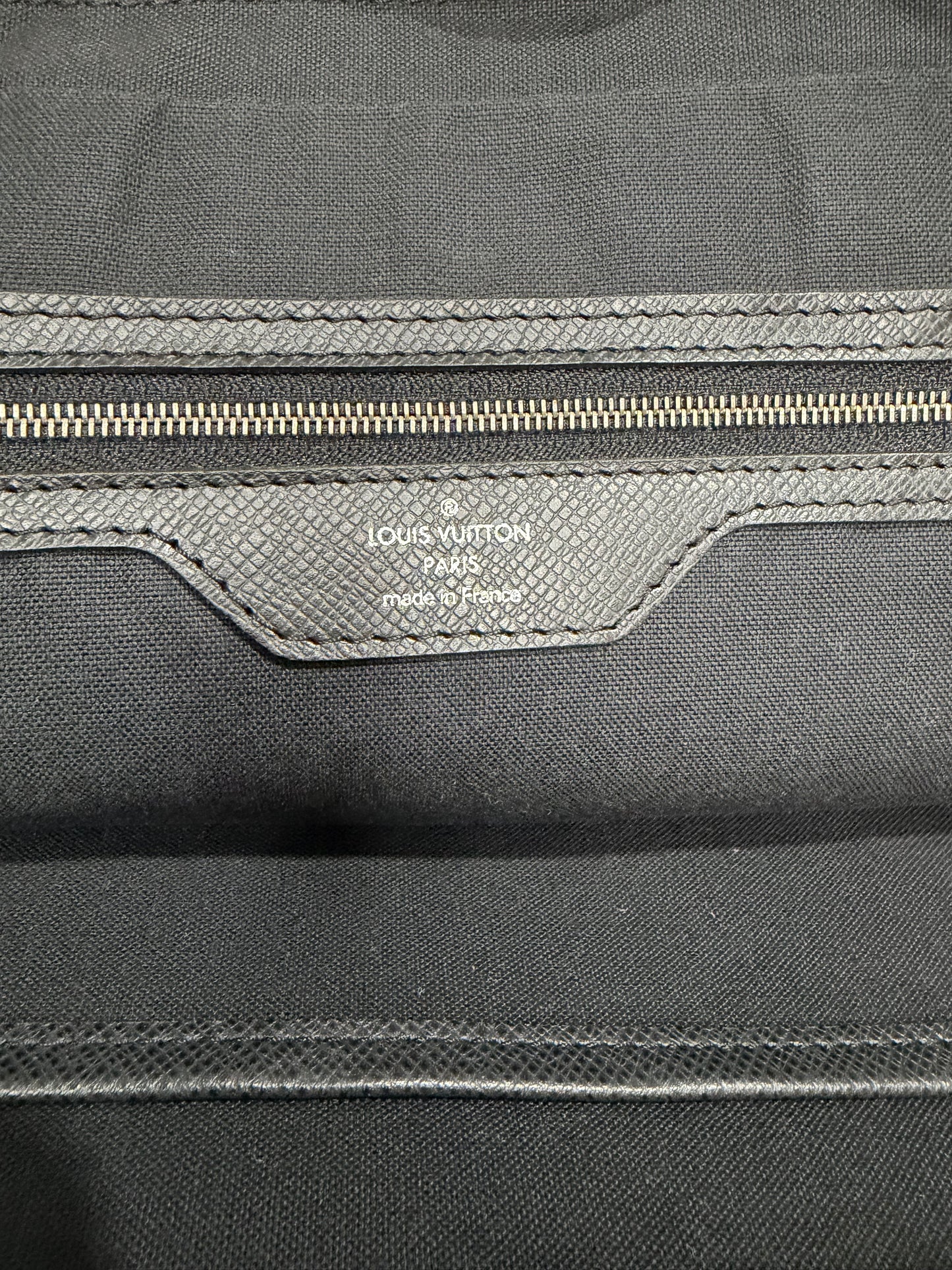 Louis Vuitton Black Taiga Leather Neo Igor Briefcase