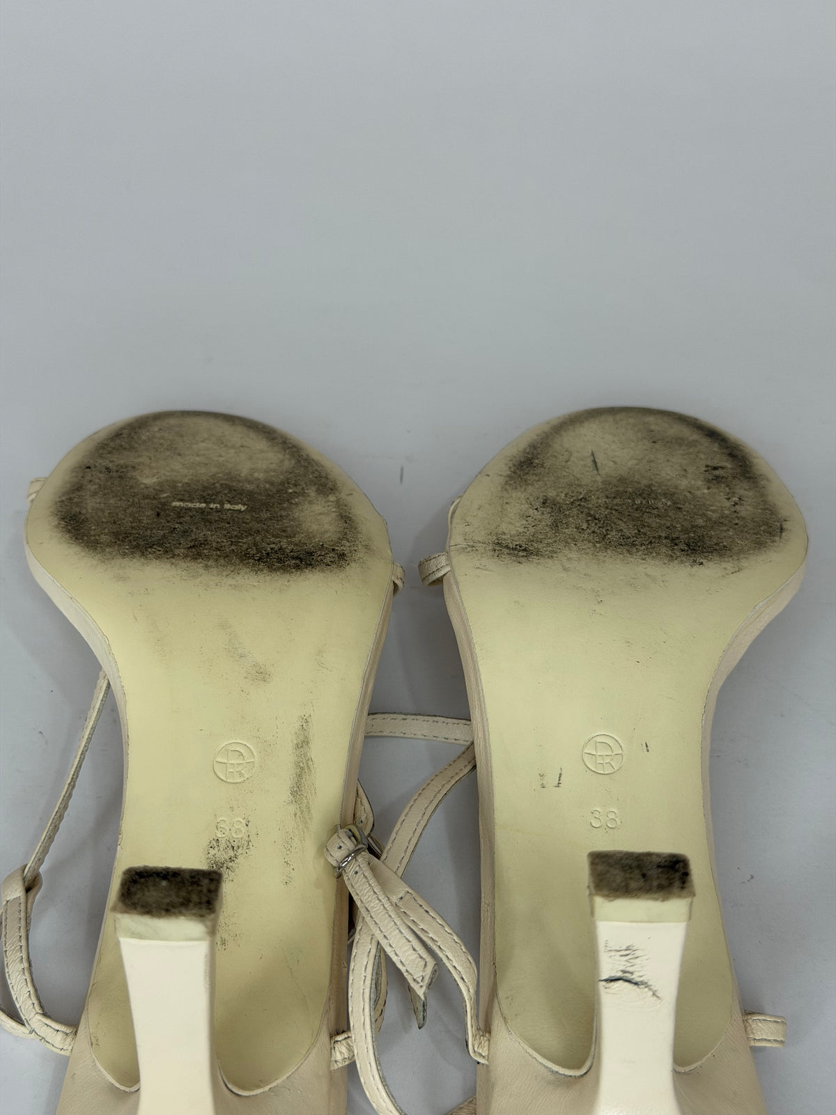 The Row
White Leather Sandals
Women's Size 38 EU/ 8 US/ 5 UK
