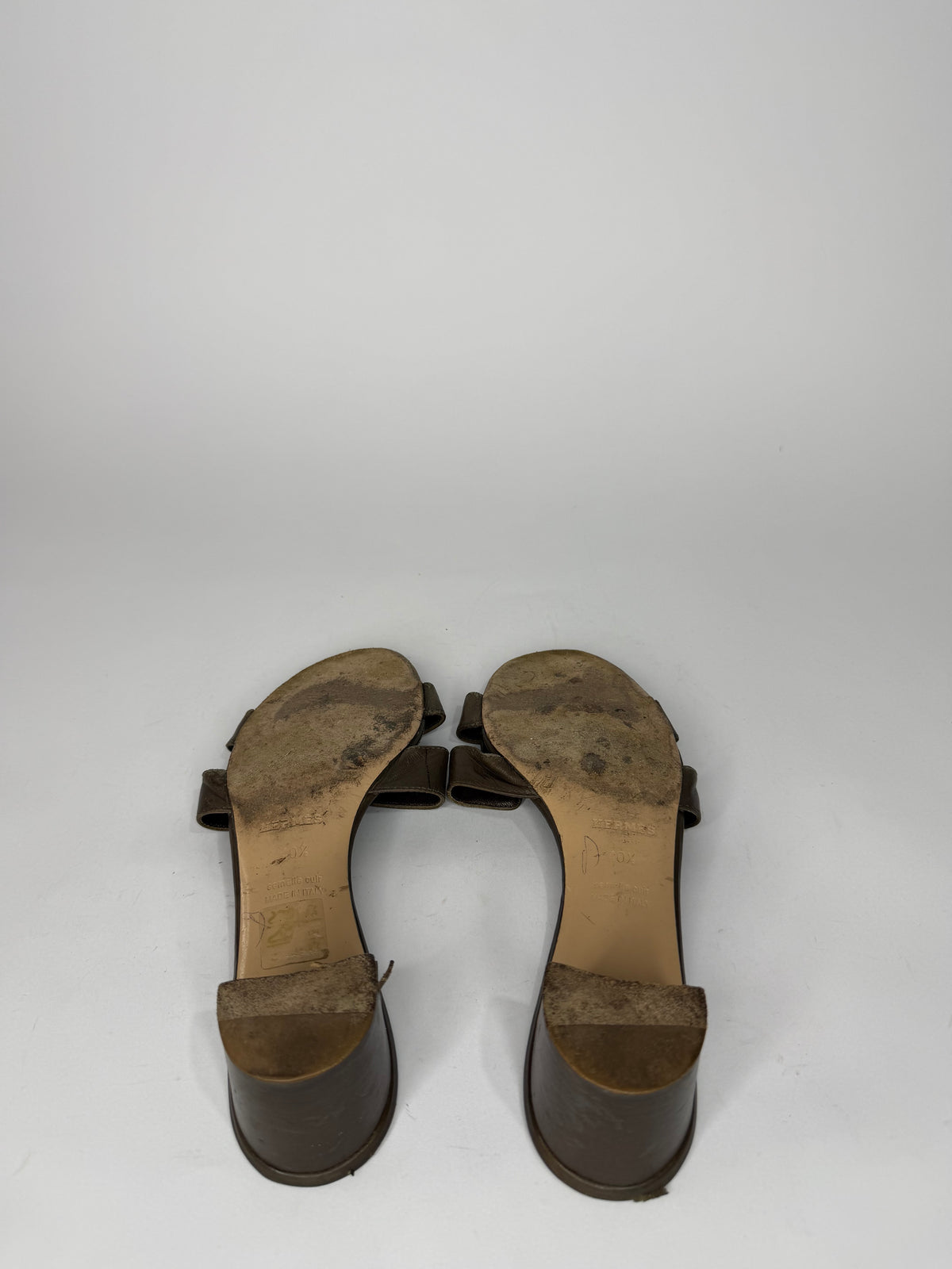 Hermes Gray Leather Oasis Slide Sandals Size 40.5 EU/ 10.5 US/ 7.5 UK