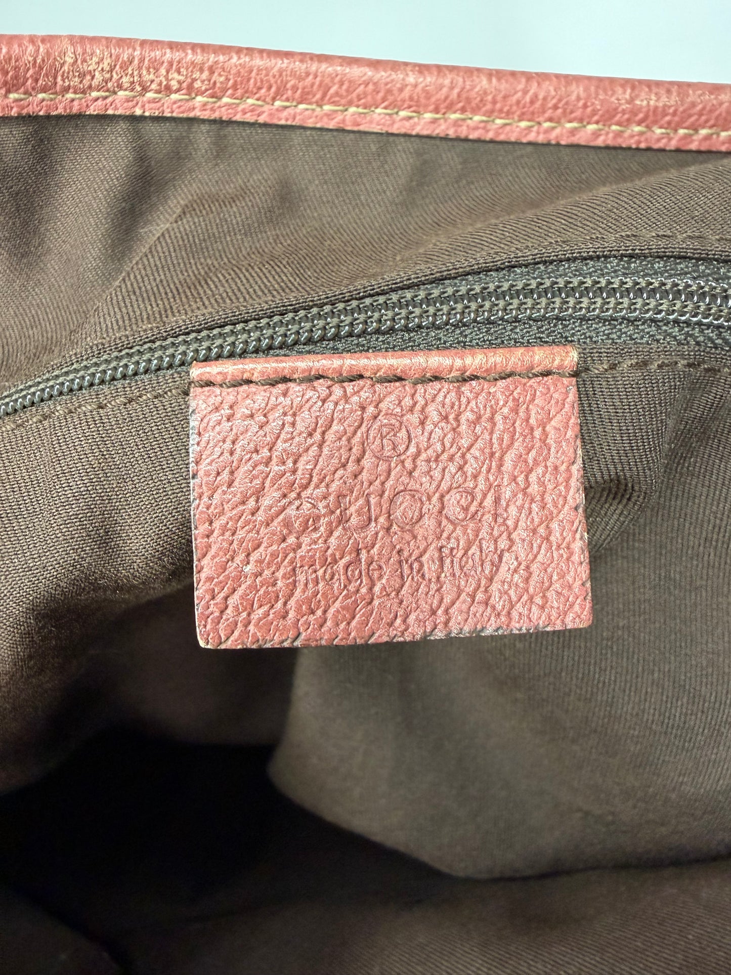 Gucci
GG Suede Medium Abbey Shoulder Bag