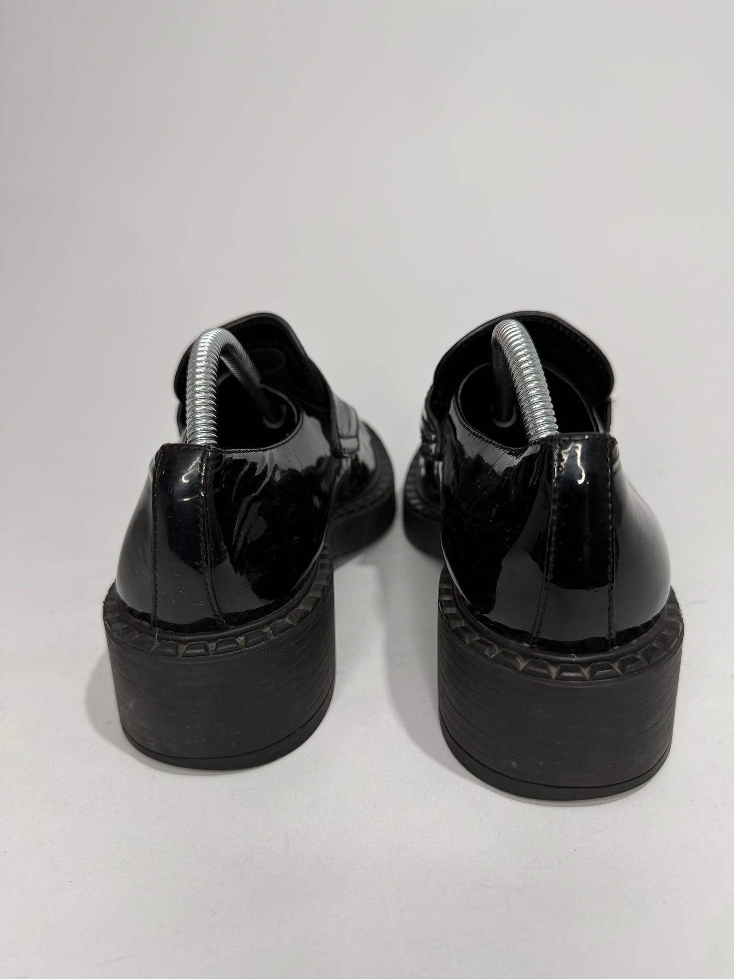 PRADA
Vernice Metal Triangle Logo 50mm Loafers Size 37 EU/7 US/ 4 UK