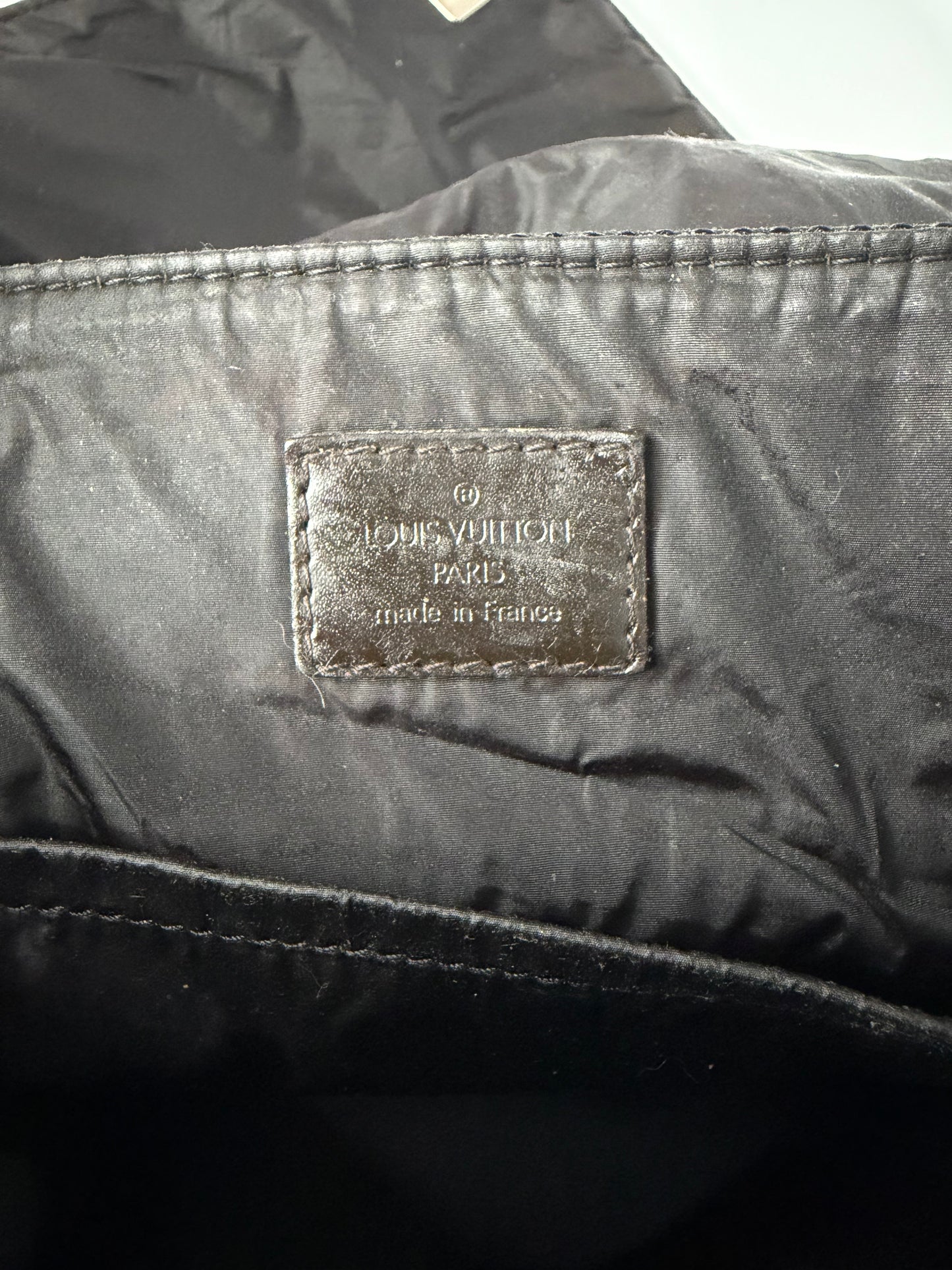 LOUIS VUITTON
Black Damier Geant Canvas Loup Messenger Bag