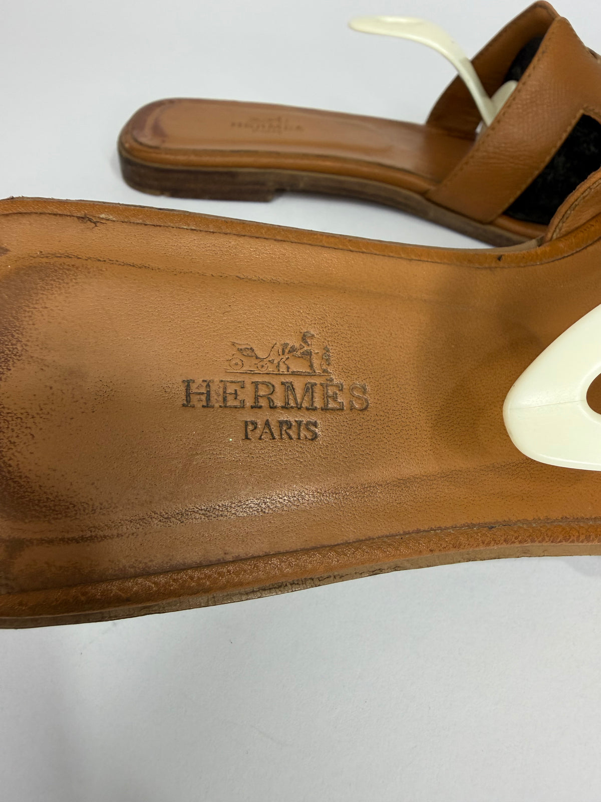HERMES Cramel Box Calfskin Oran Epson Sandals 39 EU/ 9 US / 6 UK