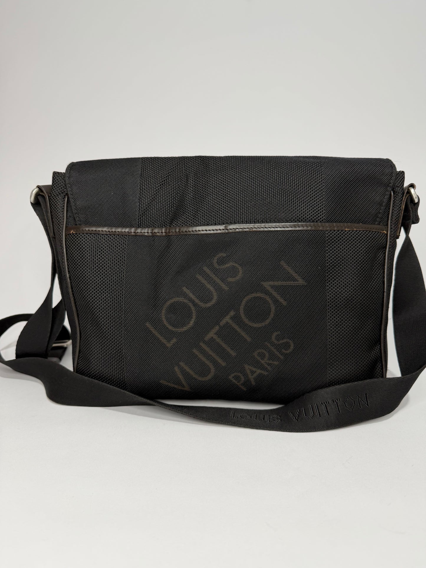 LOUIS VUITTON
Black Damier Geant Canvas Loup Messenger Bag