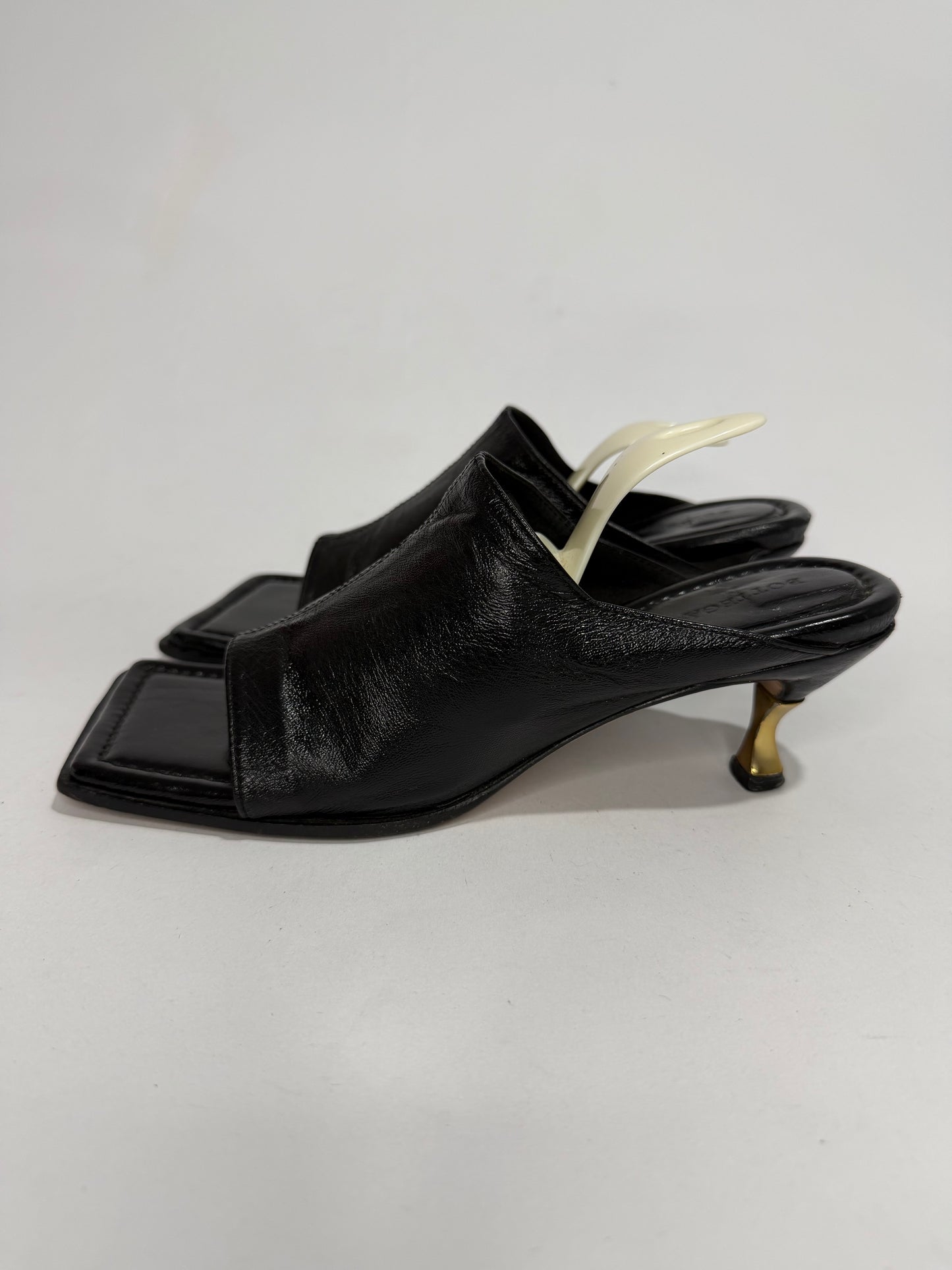 Bottega Veneta Black Leather Square Toe Stretch Mules Gold Sculptural Heel EU 36
