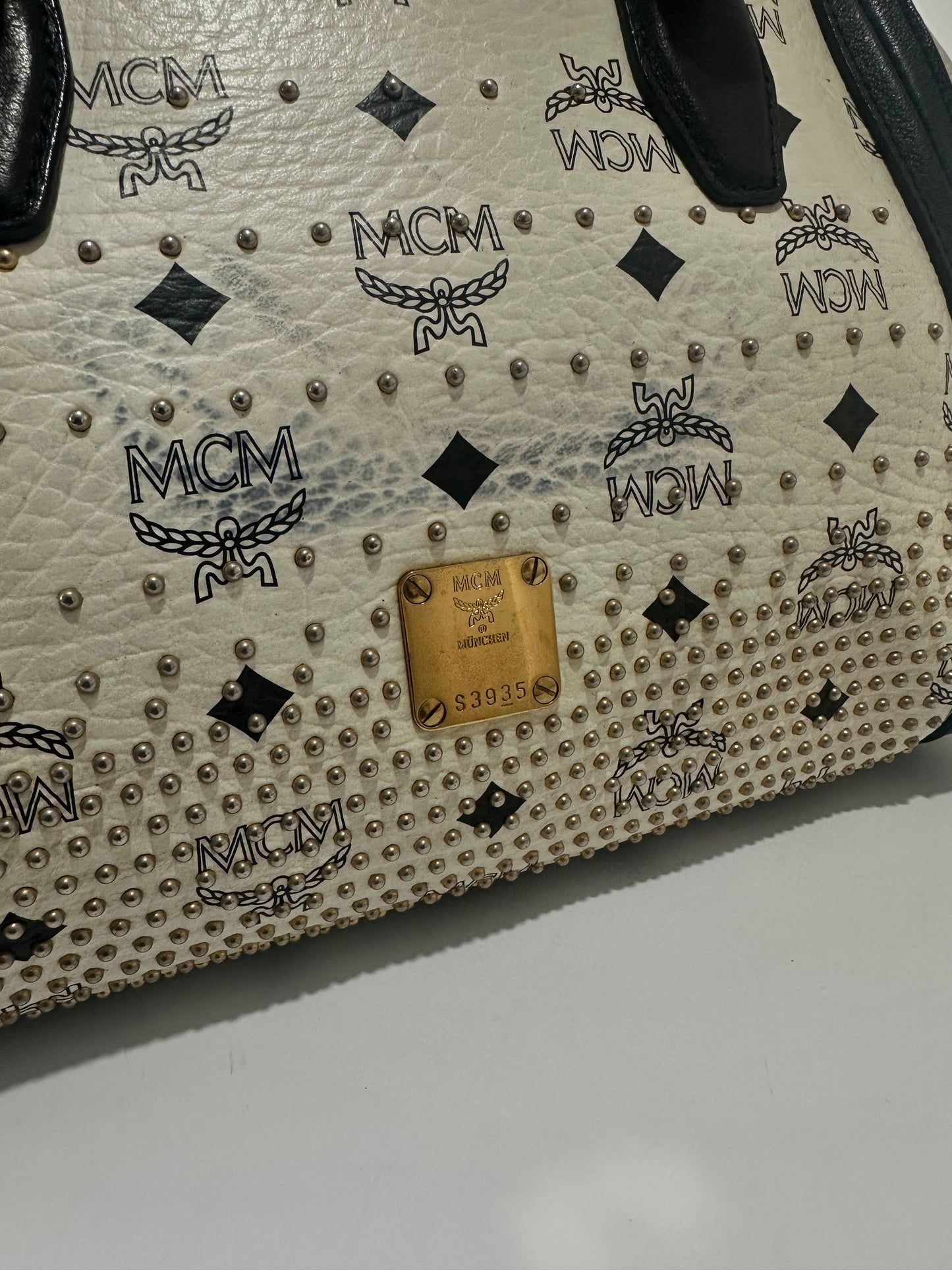 MCM 
Visetos Heritage Boston Satchel White