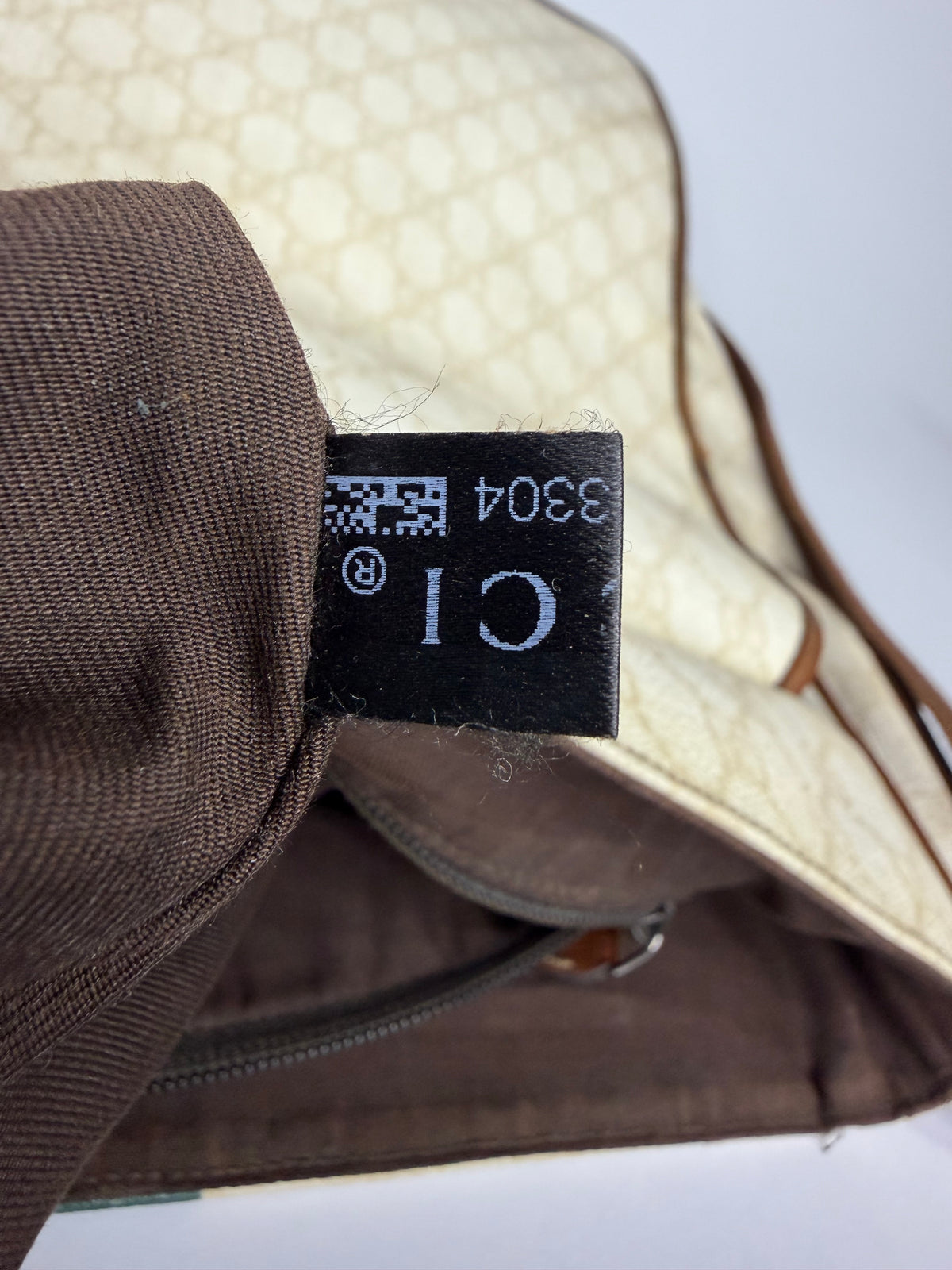 Gucci Vintage GG Supreme Beige Monogram Web Stripe Messenger Shoulder Bag