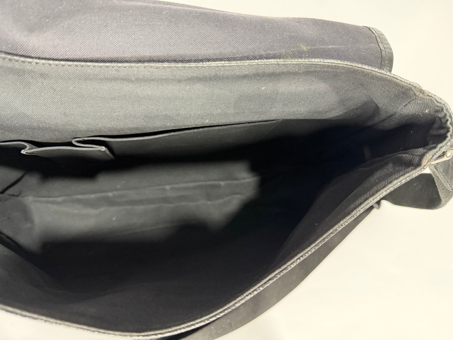 Louis Vuitton Damier Graphite Canvas Daniel MM Messenger Bag