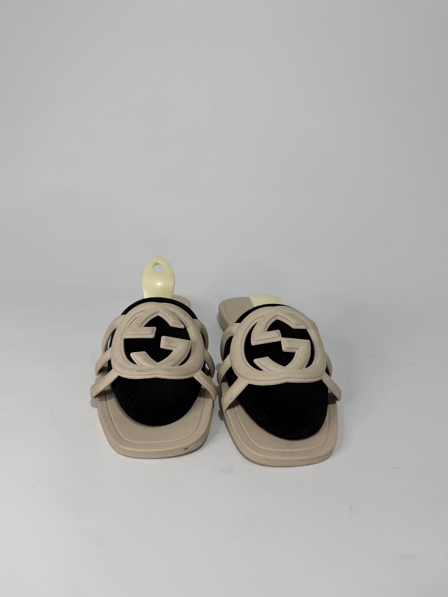 Gucci Women's Interlocking G Rubber slide sandal Size 37 EU