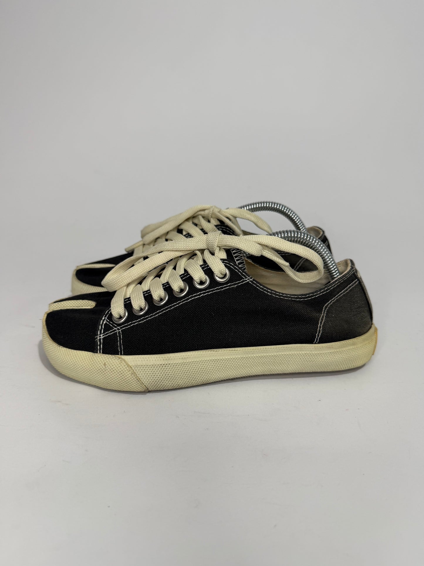 Maison Margiela 22 Tabi Low Sneaker Size 35 EU/ 5 US/ 2UK
