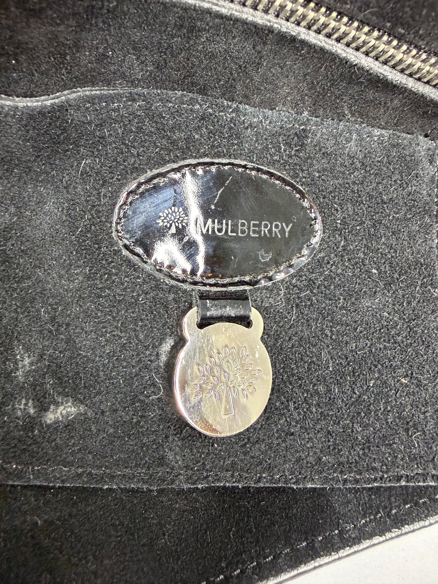 MULBERRY
Black Patent Leather Bayswater Bag