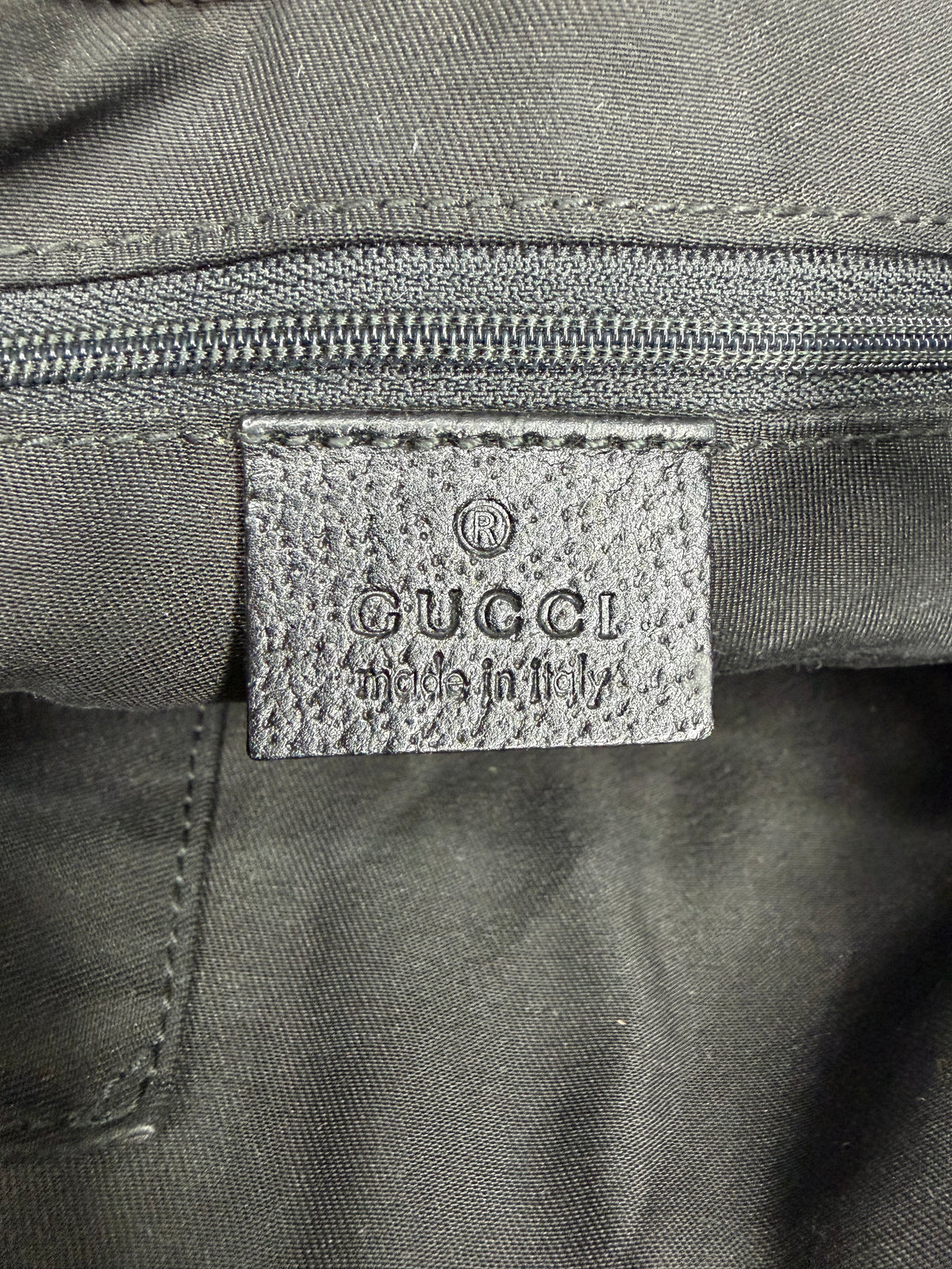 Gucci
2000-2015 GG Canvas Pop crossbody