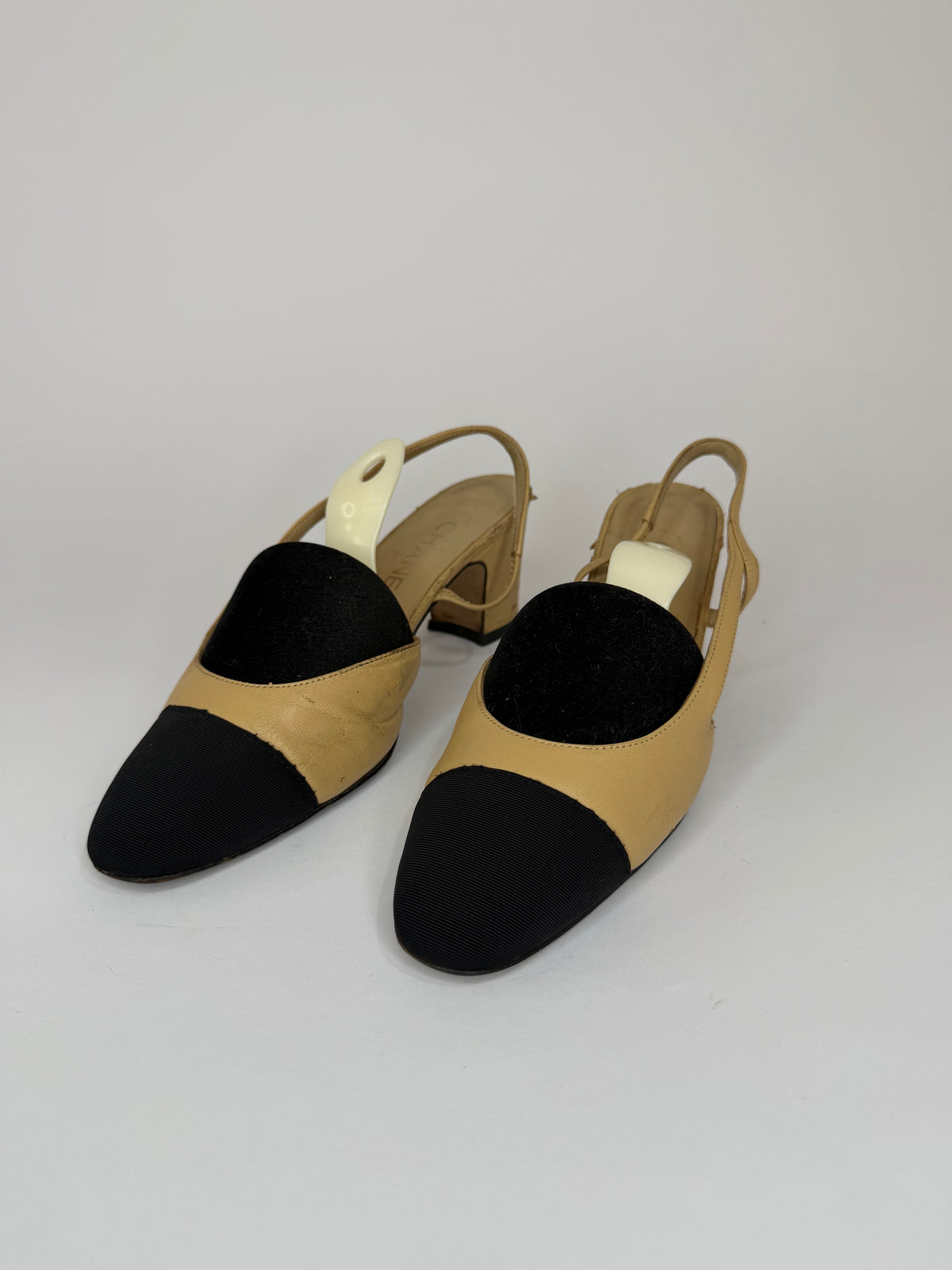 Chanel Beige Leather and Black Fabric Cap Toe Slingback Sandals Size 37EU/7 US