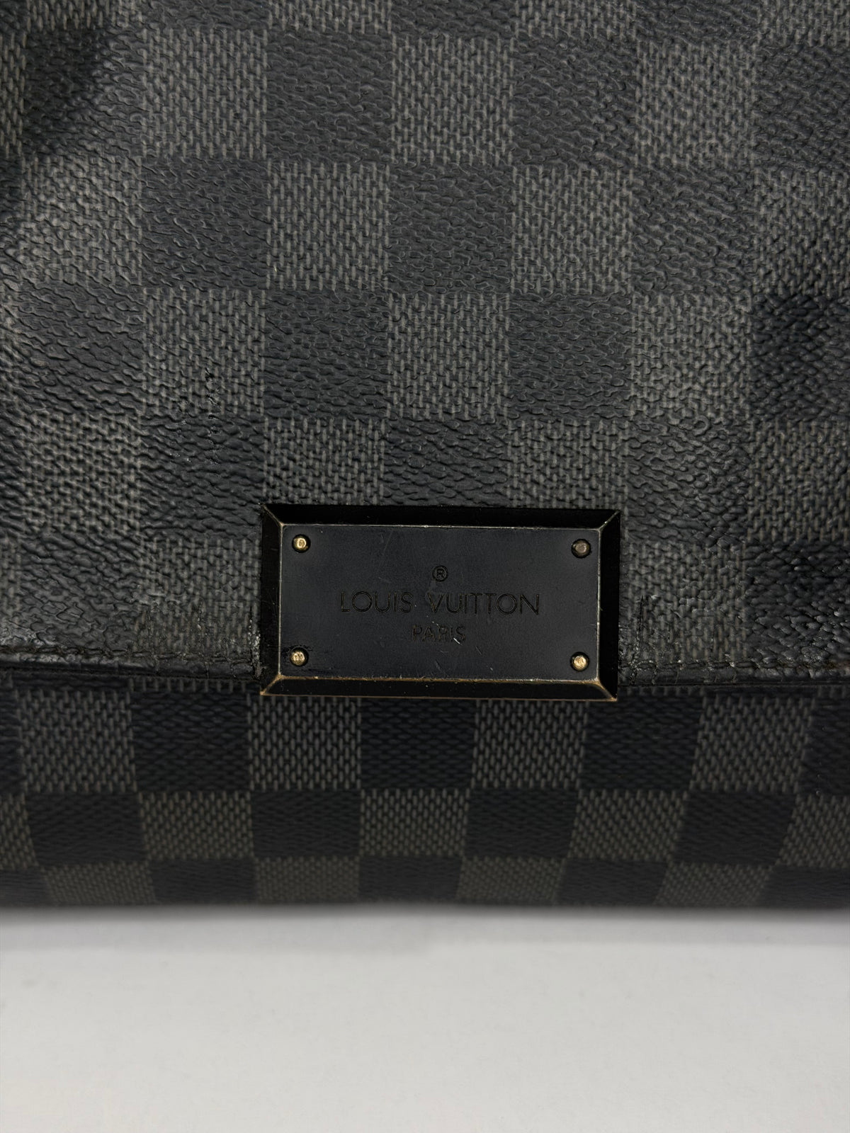 LOUIS VUITTON Damier Graphite District MM Messenger Bag