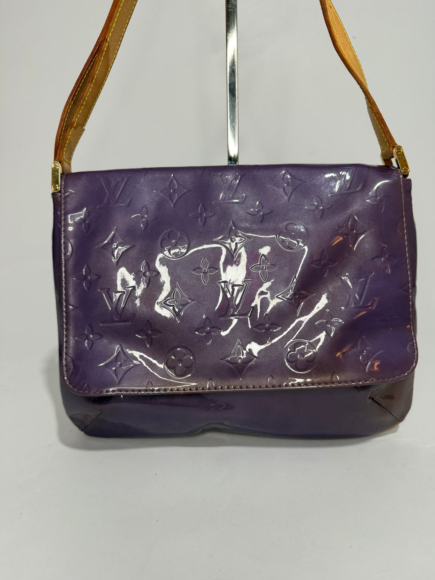 LOUIS VUITTON
Vernis Thompson Street Purple