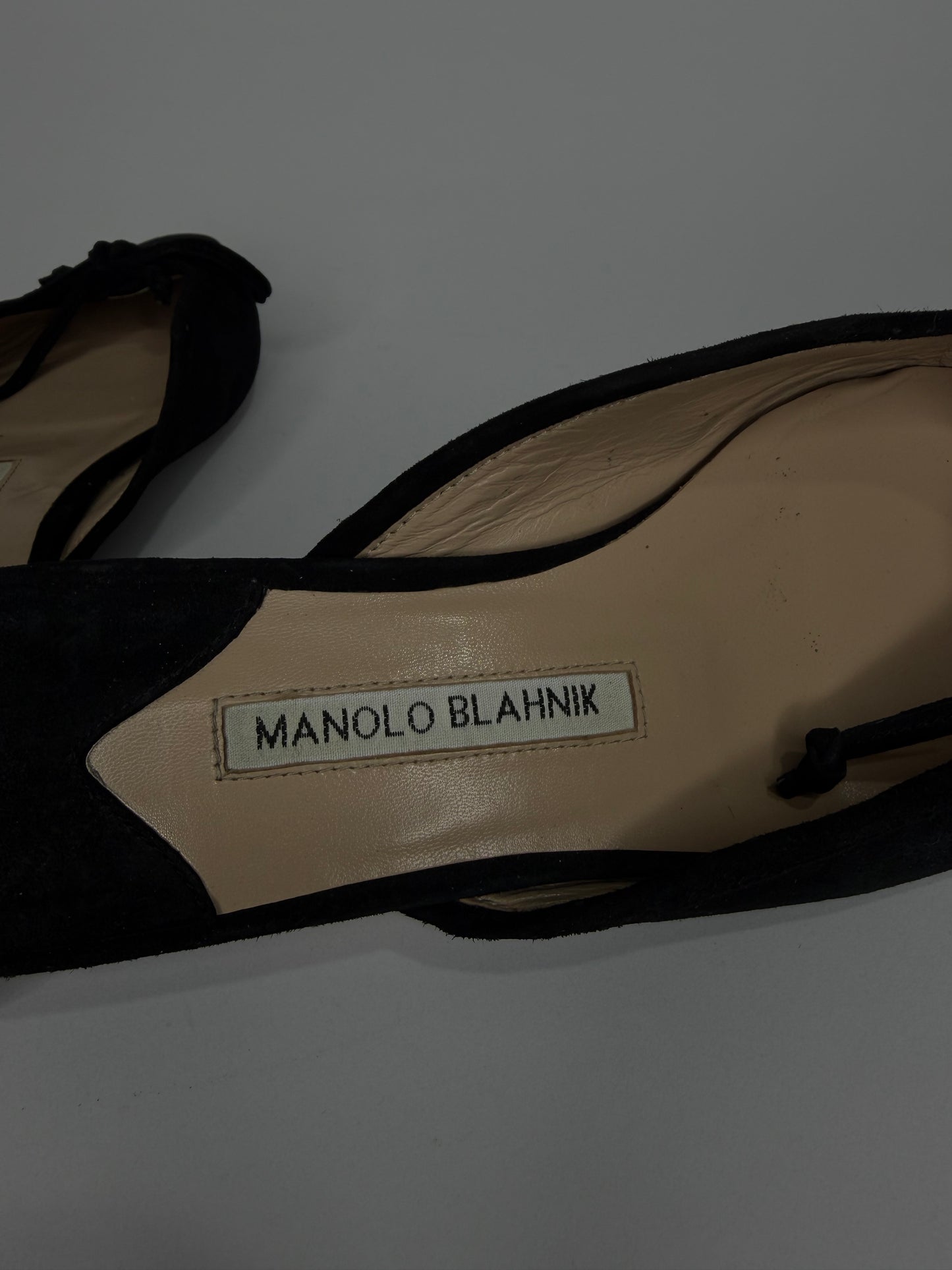 Manolo Blahnik
Suede Bow Accents Mules
Women's Size: 9 | IT 39