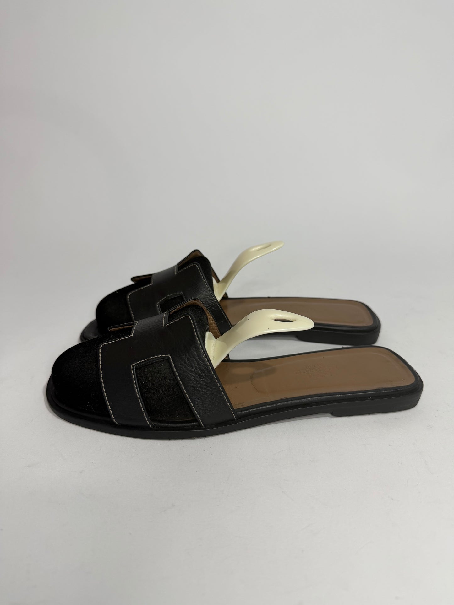 HERMES Black Box Calfskin Oran Sandals 37.5 EU/ 7.5 US / 4.5 UK