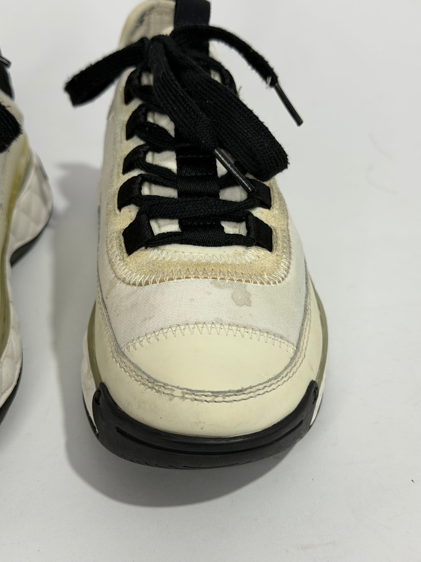 Chanel White/Black Fabric And Suede CC Low Top Sneakers Size 37 EU/7 US