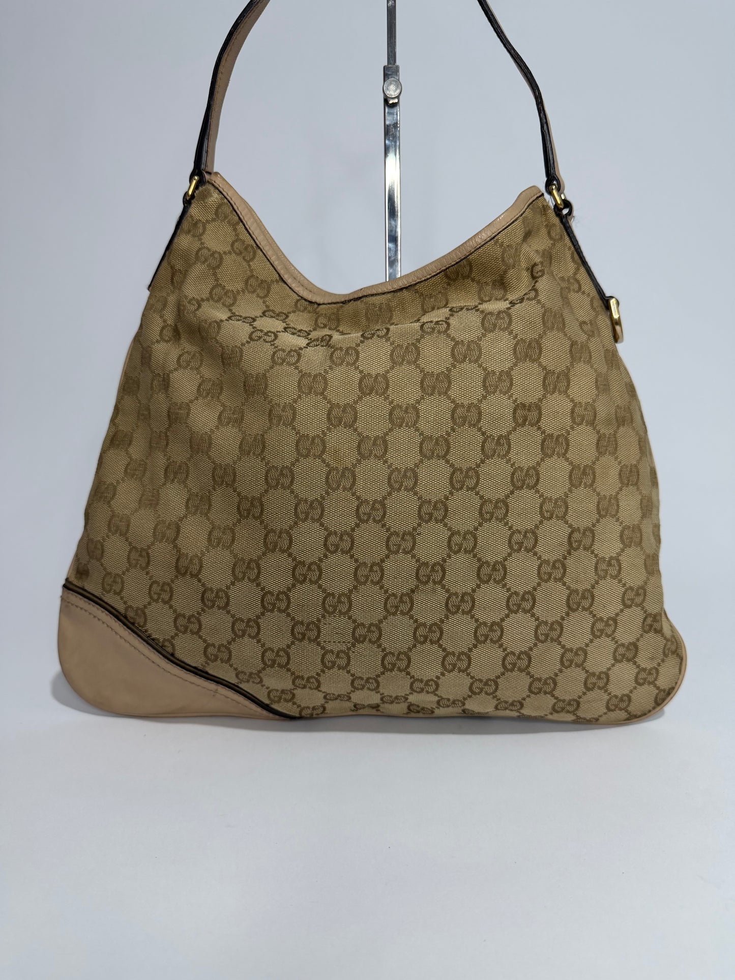GUCCI
Monogram Medium New Britt Hobo Beige
