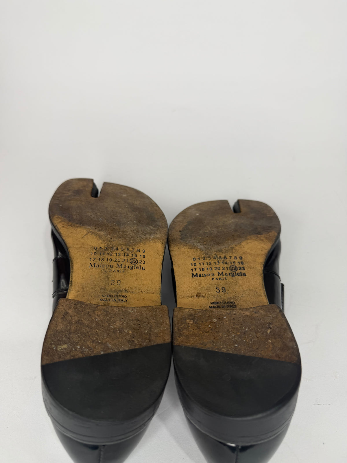 Maison MargeilaTabi split-toe loafers Size 39 EU/ 9 US/ 6 UK