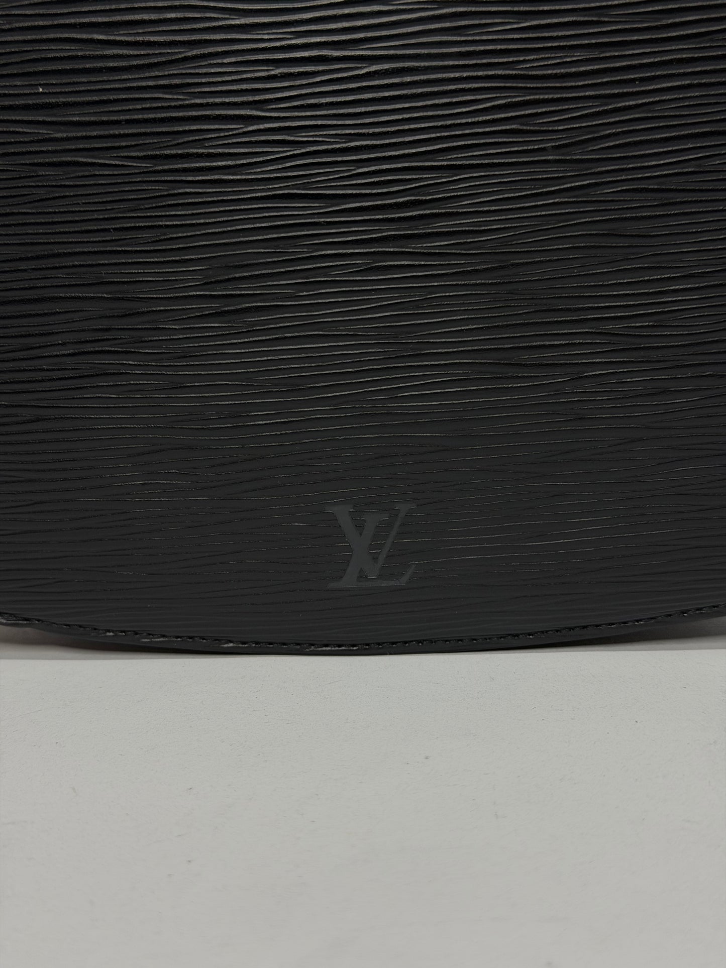 LOUIS VUITTON
Black Epi Leather Monte Carlo Jewelry Box