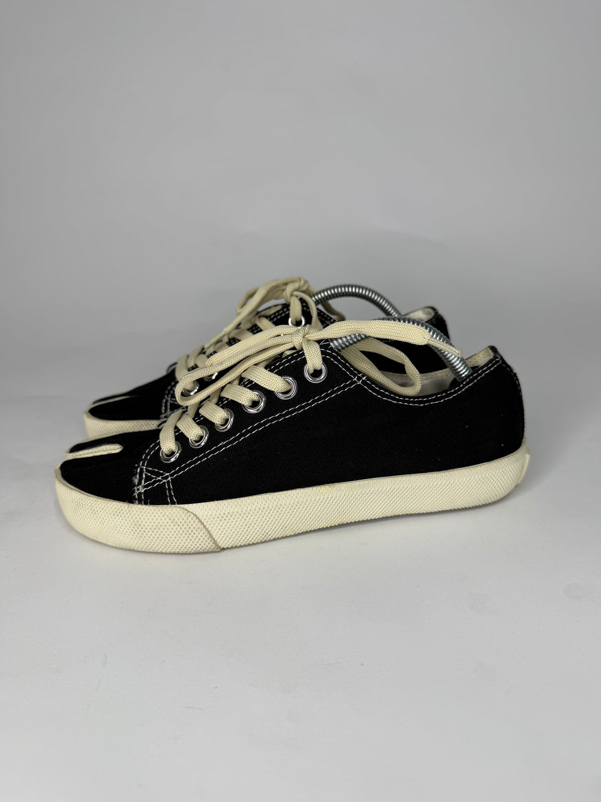 Maison MargielaTabi Low Sneaker Size 36 EU/ 6 US/ 3 UK