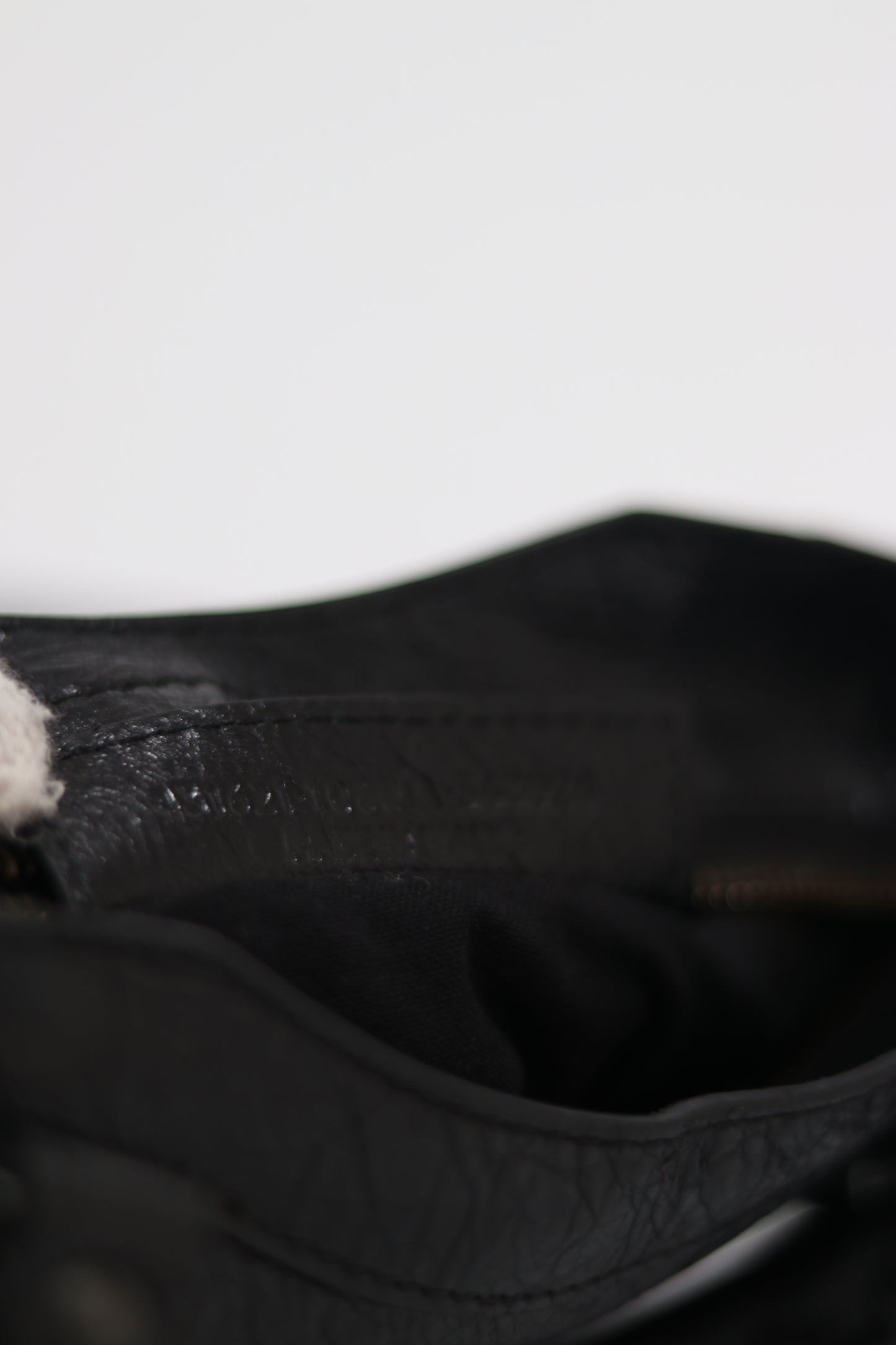 BALENCIAGA 
Agneau Classic Hardware Mini City Black