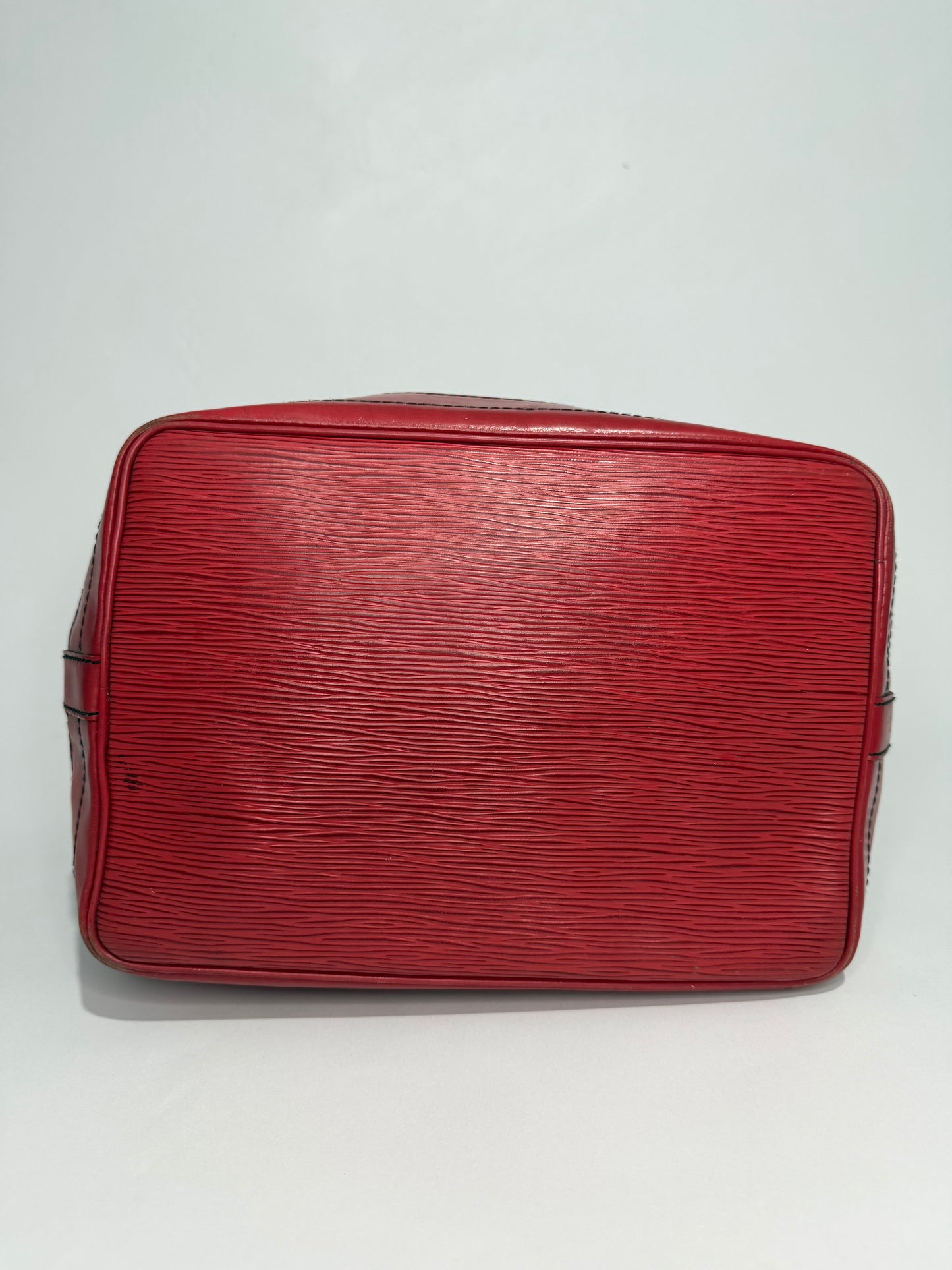 LOUIS VUITTON
Black/Castilian Red Epi Leather Large Noe Bag