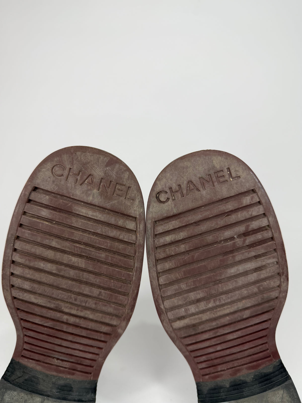 CHANEL
Lambskin Quilted CC Turnlock Loafers Black Size 38 EU/ 8 US/ 5 UK